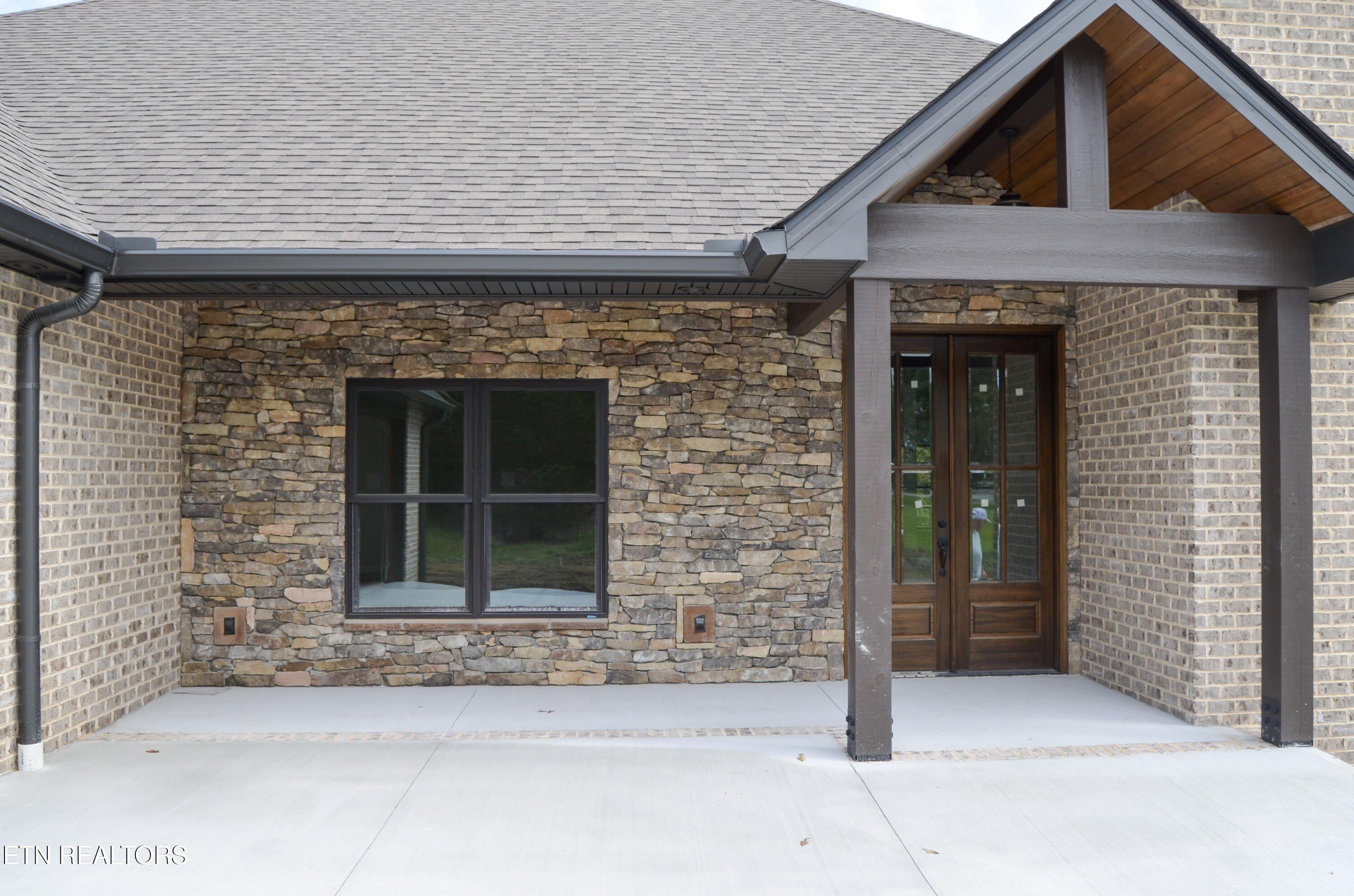 5843 Dunbar Rd. Crossville, TN 38572