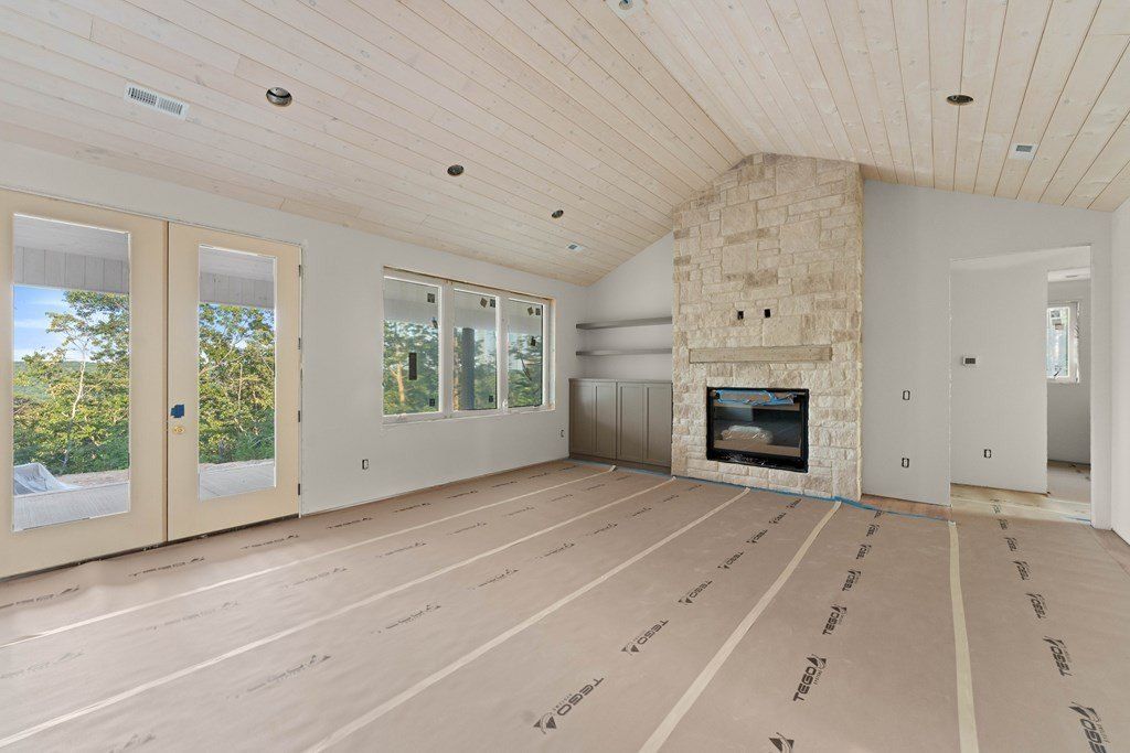 1015 Eastridge Pass. Monterey, TN 38574