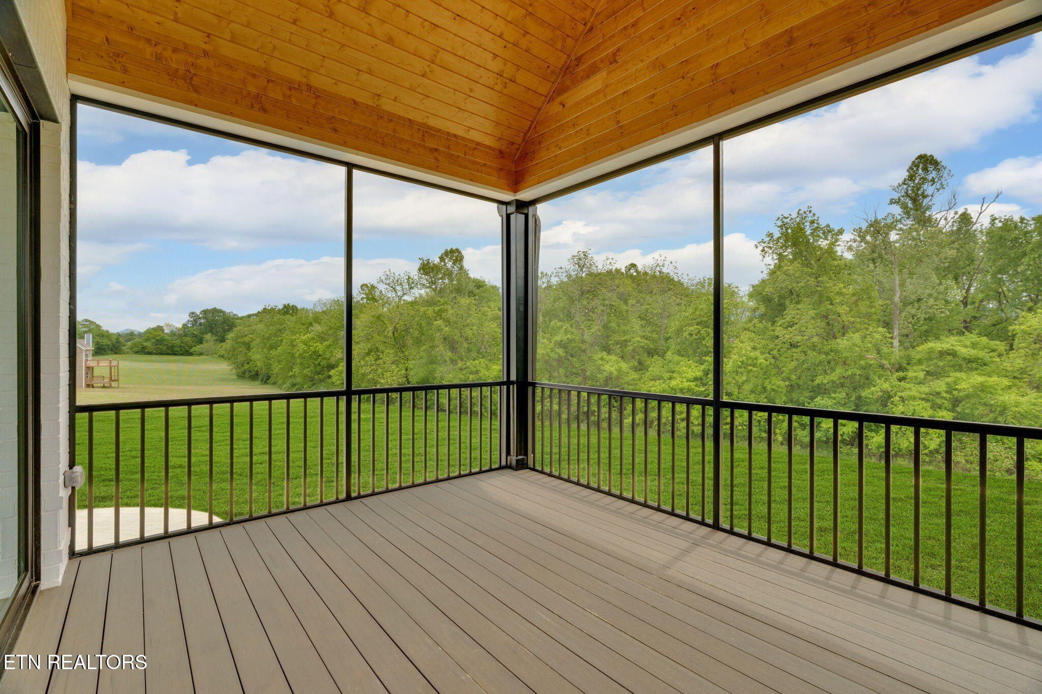 618 Winding Creek Way. Walland, TN 37886