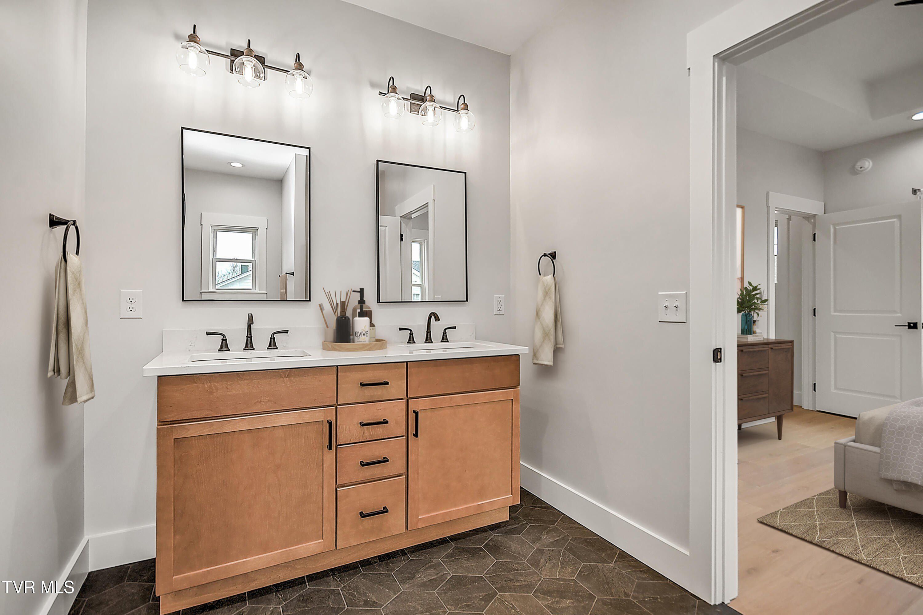 4589 Old Stage Road. Kingsport, TN 37664