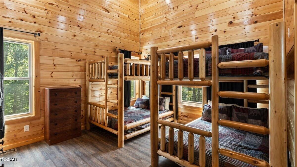 2932 Ginas Way. Sevierville, TN 37862