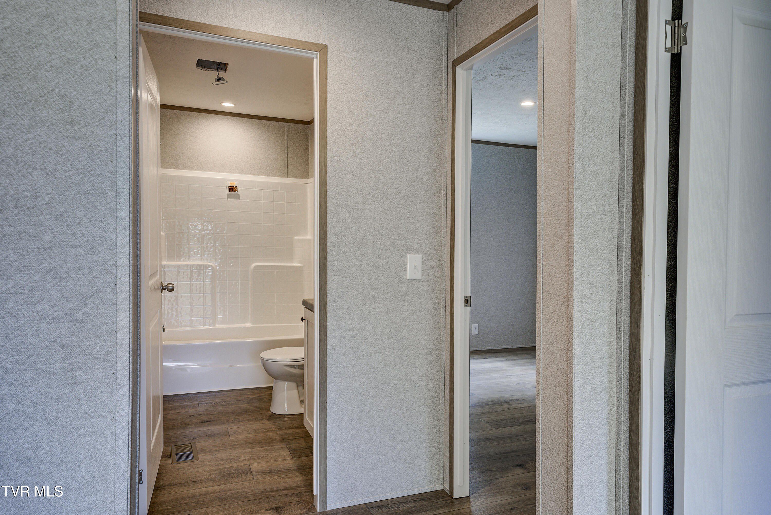 1908 Seaver Road. Kingsport, TN 37660