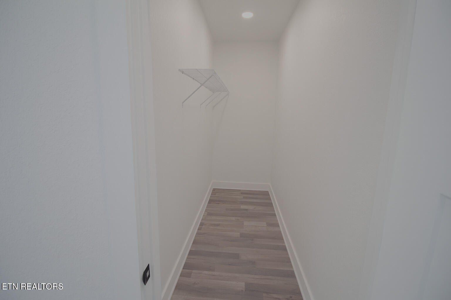 305 Kawga. Loudon, TN 37774