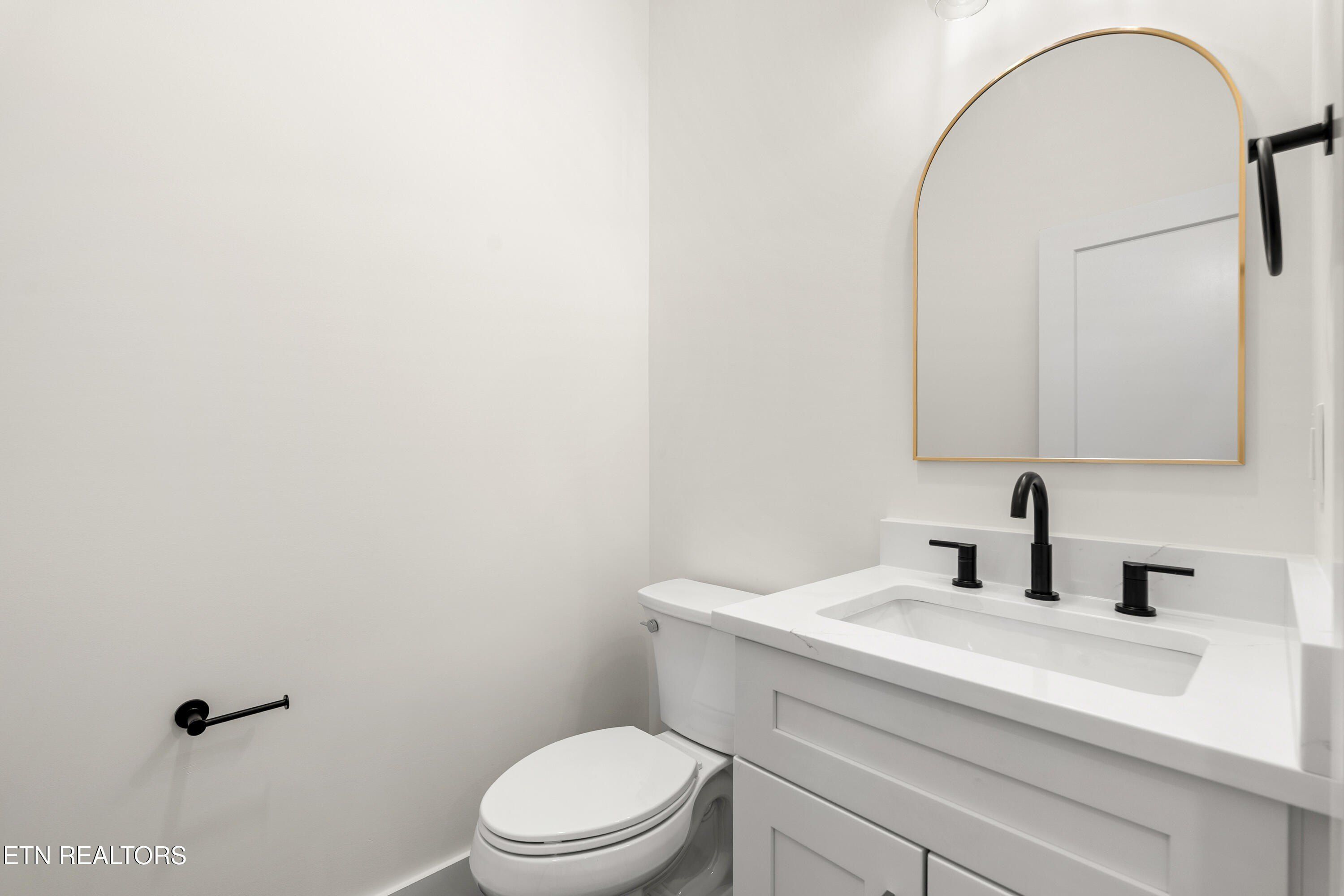 118 Nuhya Way. Loudon, TN 37774