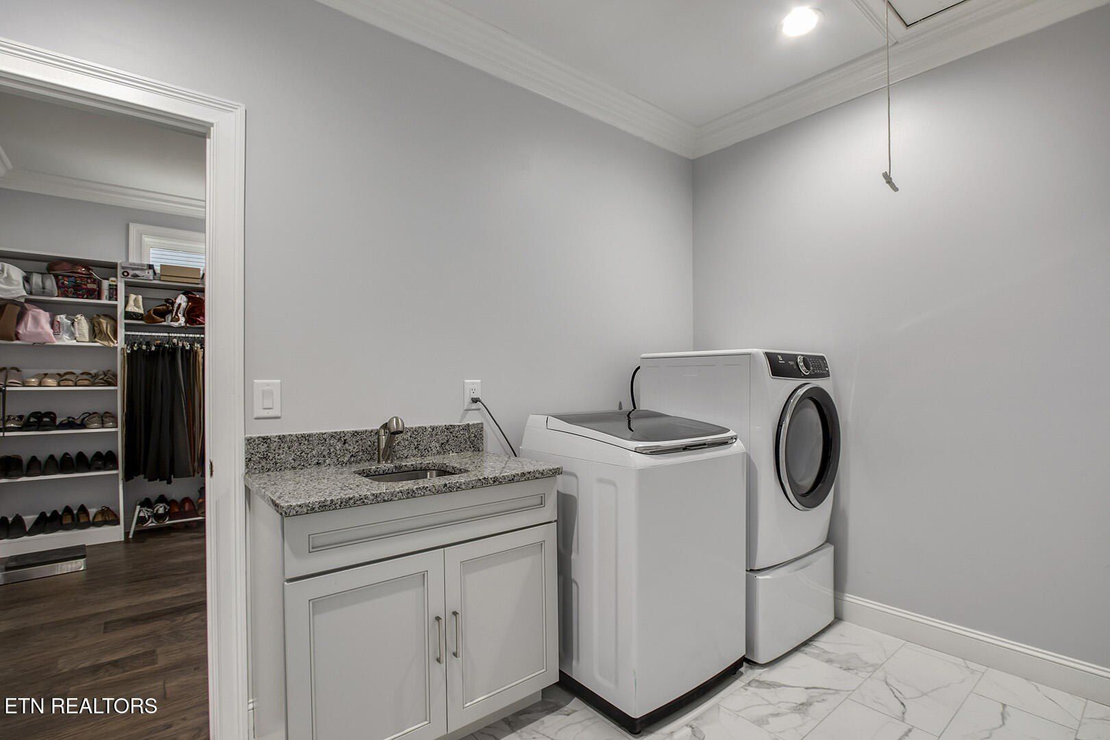 122 Nuhya Way. Loudon, TN 37774