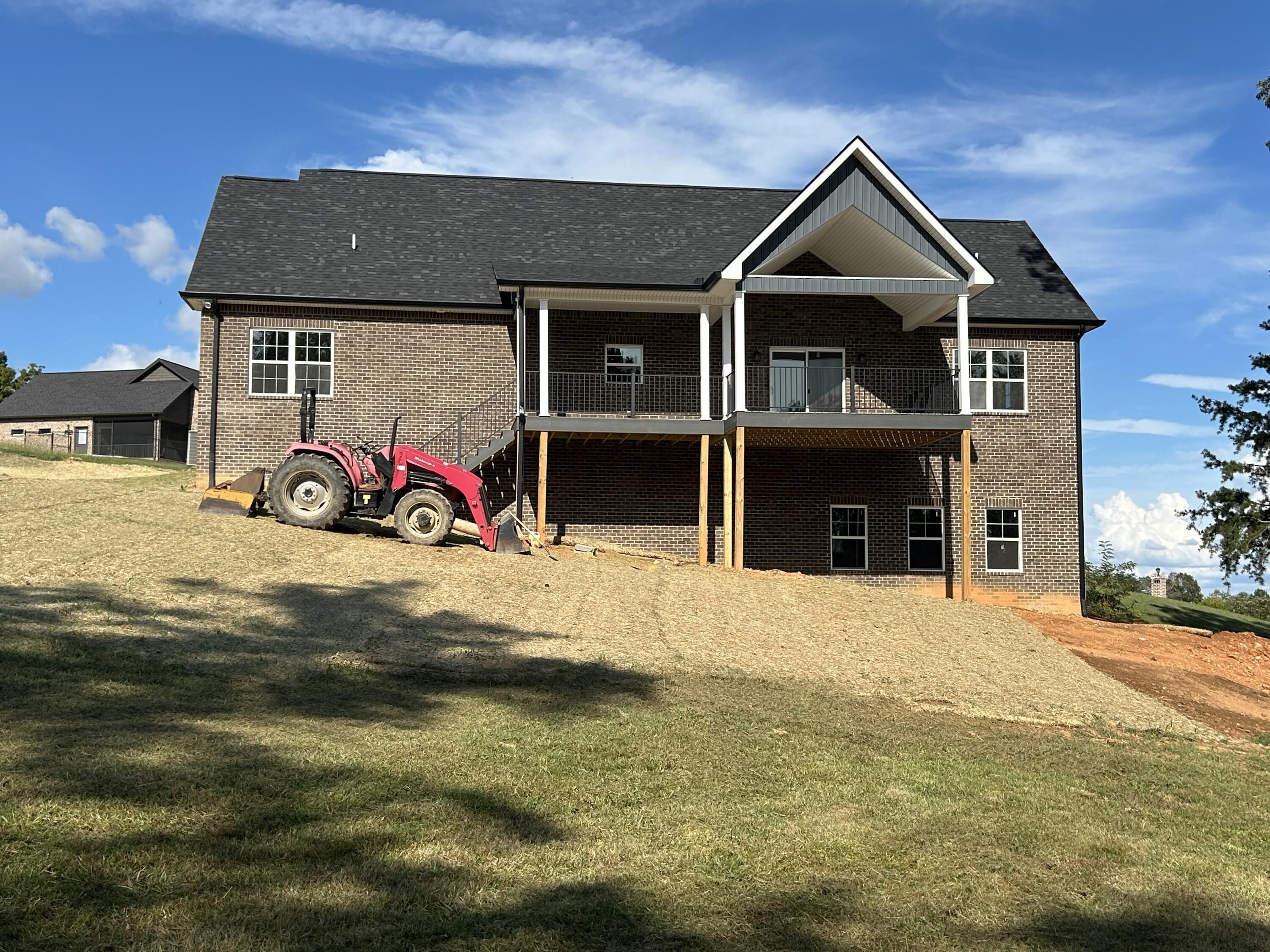 531 Meadowcrest Drive Lane. Dandridge, TN 37725