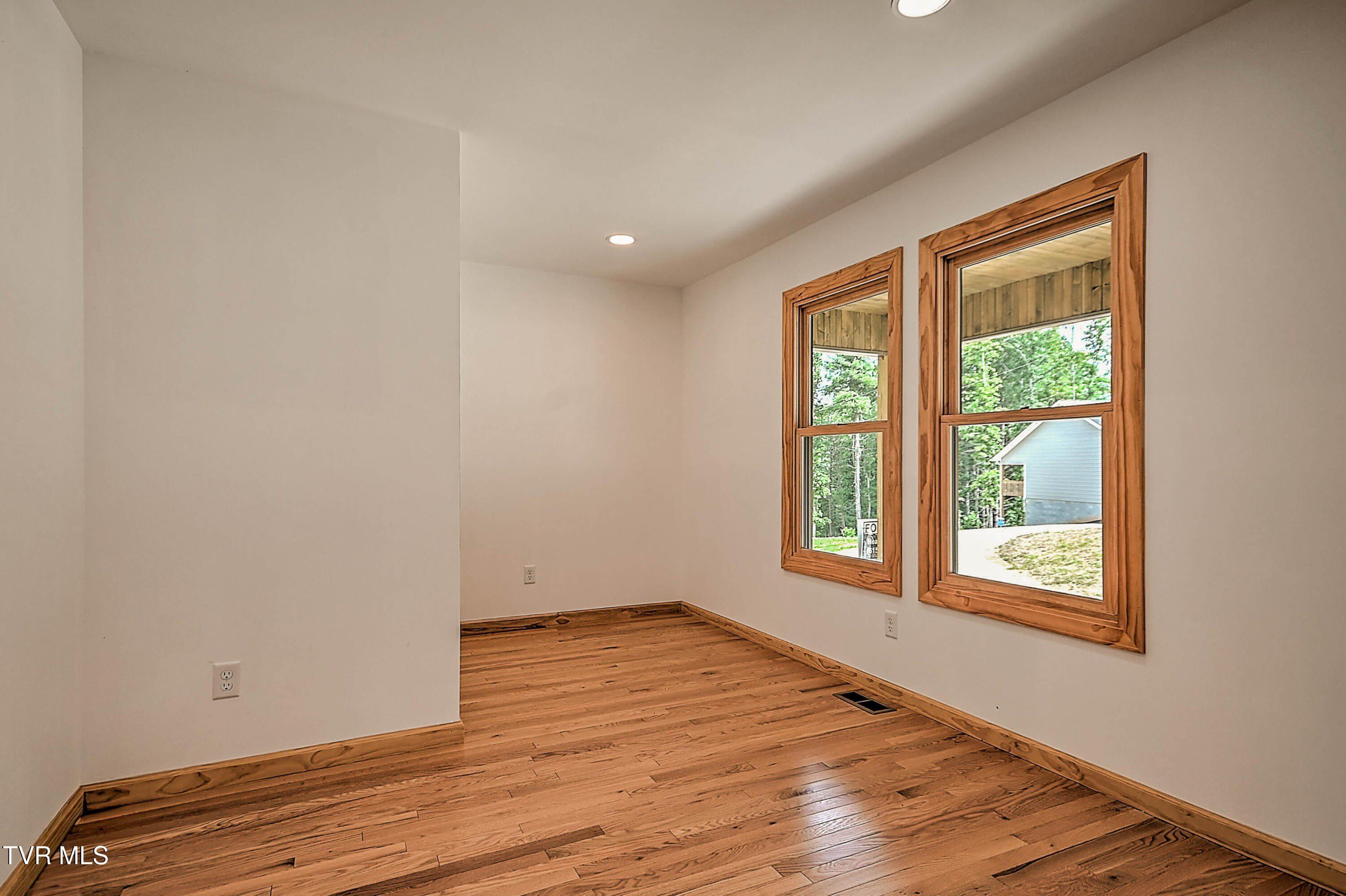 512 Norris Rd  Bridle Path. Butler, TN 37640