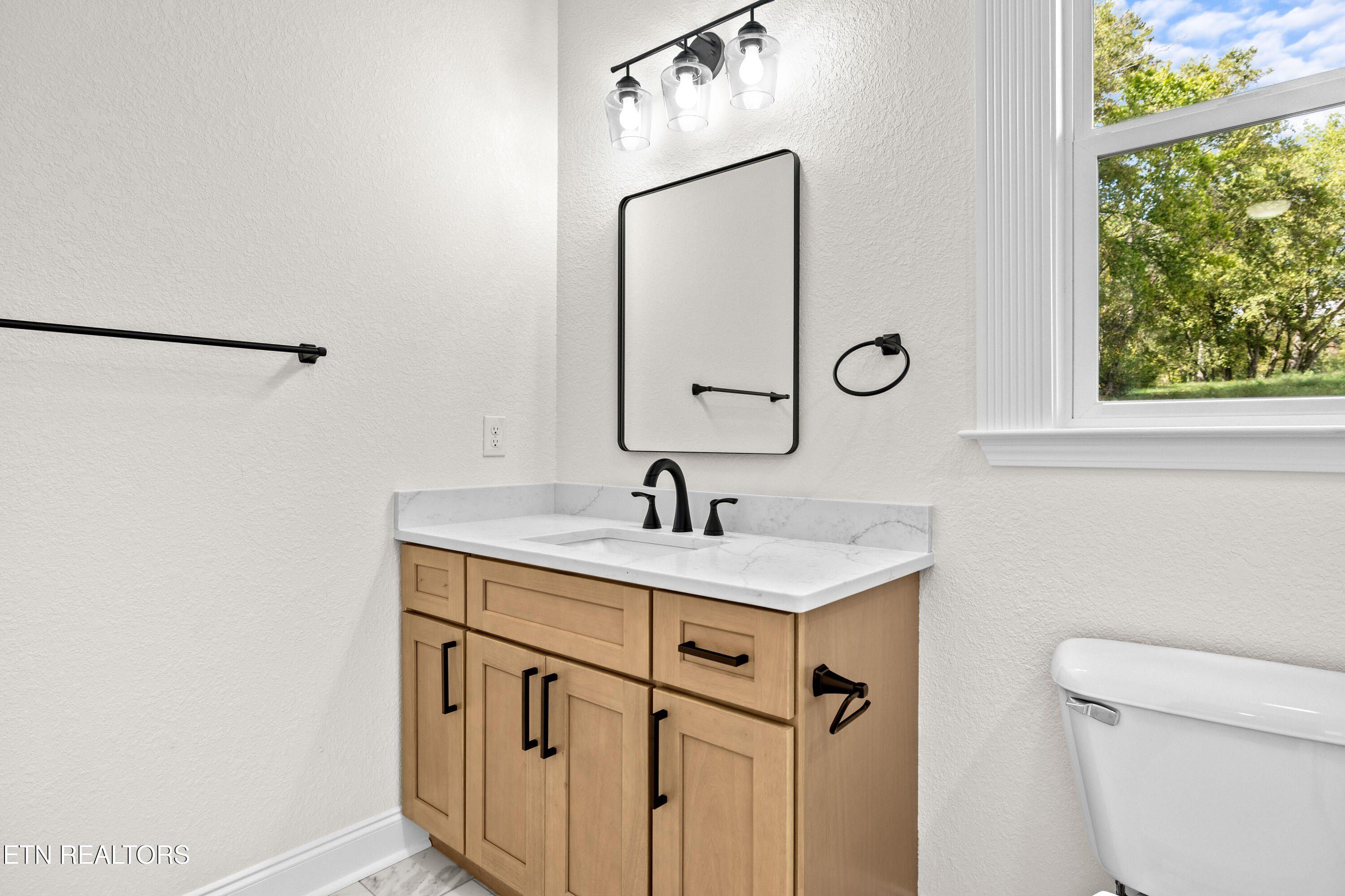 5812 Caswell Drive. Greenback, TN 37742