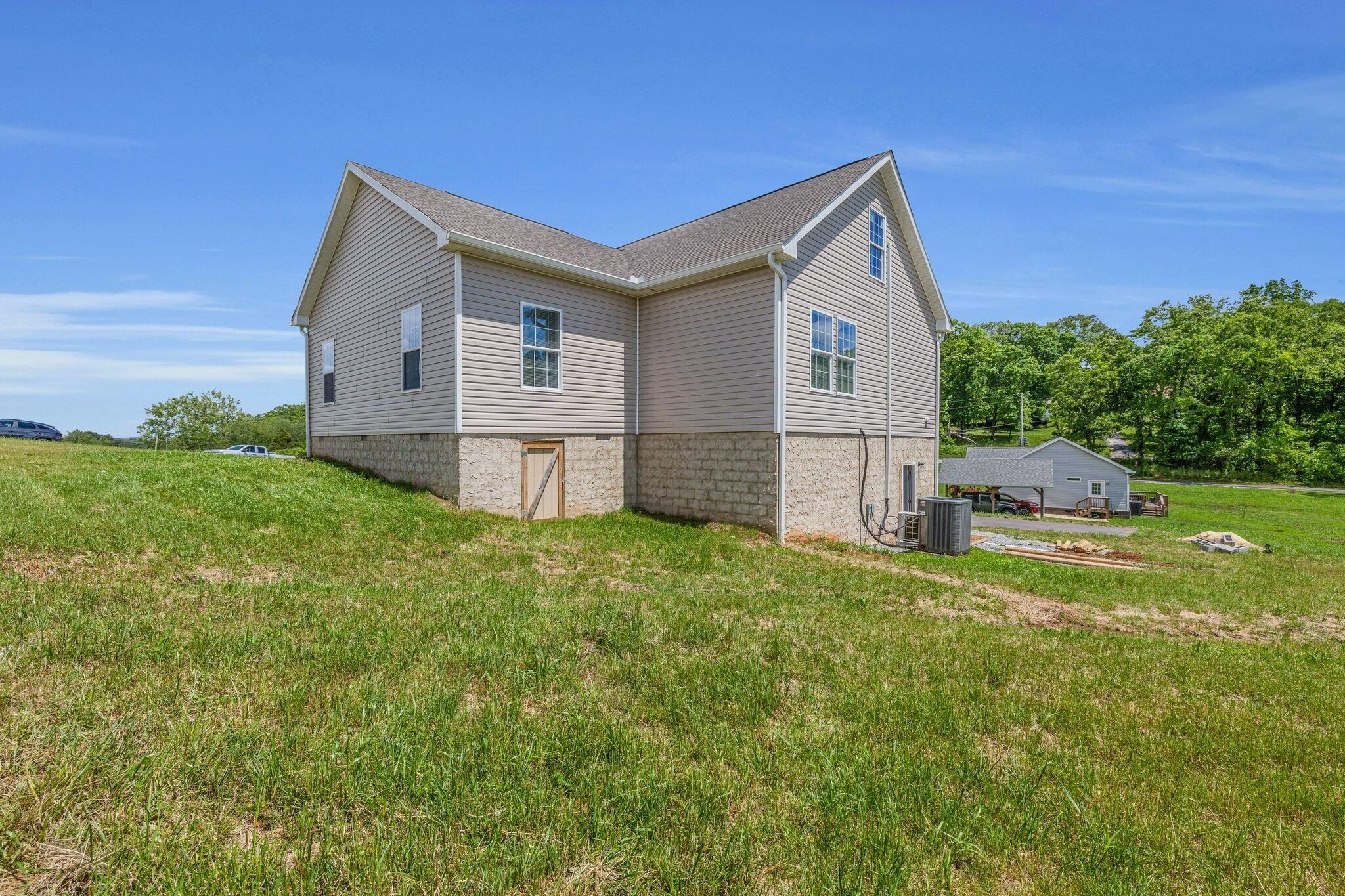 155 Waters Edge Drive. Spring City, TN 37381