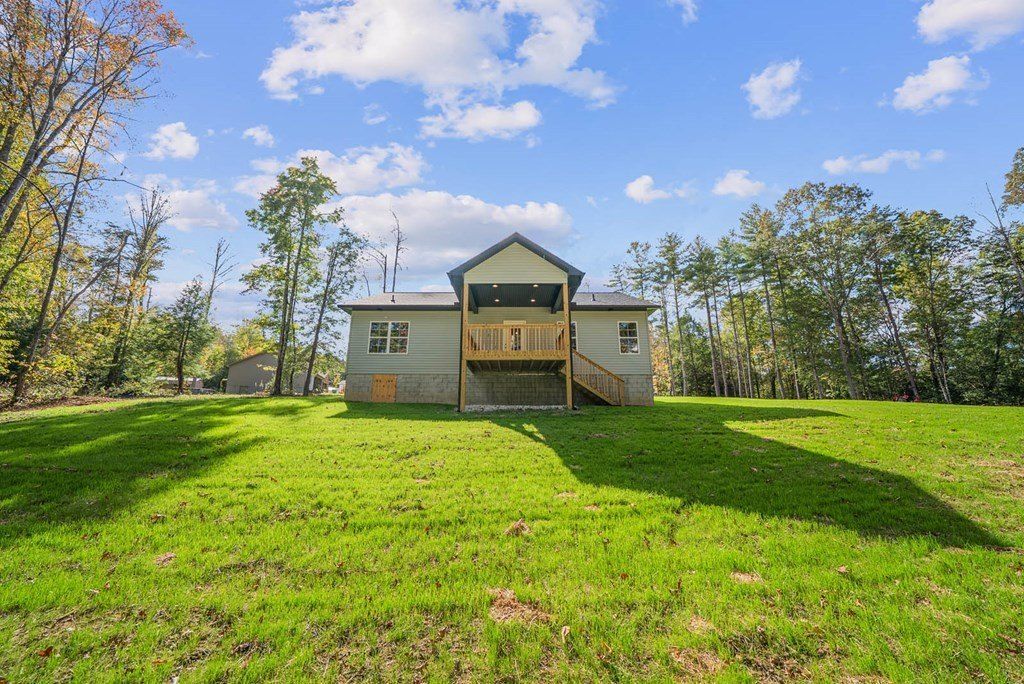 523 Ferry Bend Trail. Crossville, TN 38571