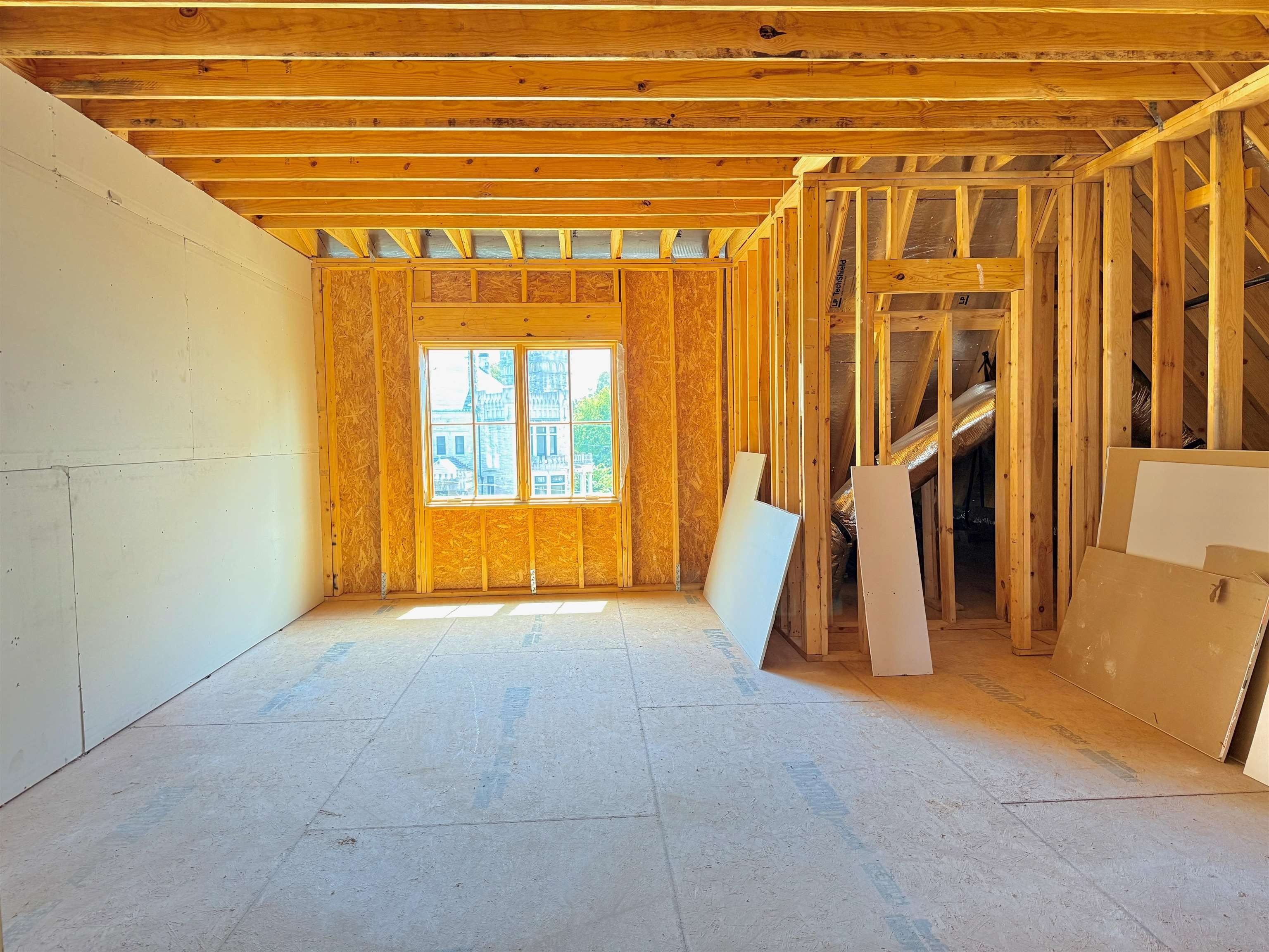 1401 Club Gardens. Memphis, TN 38104