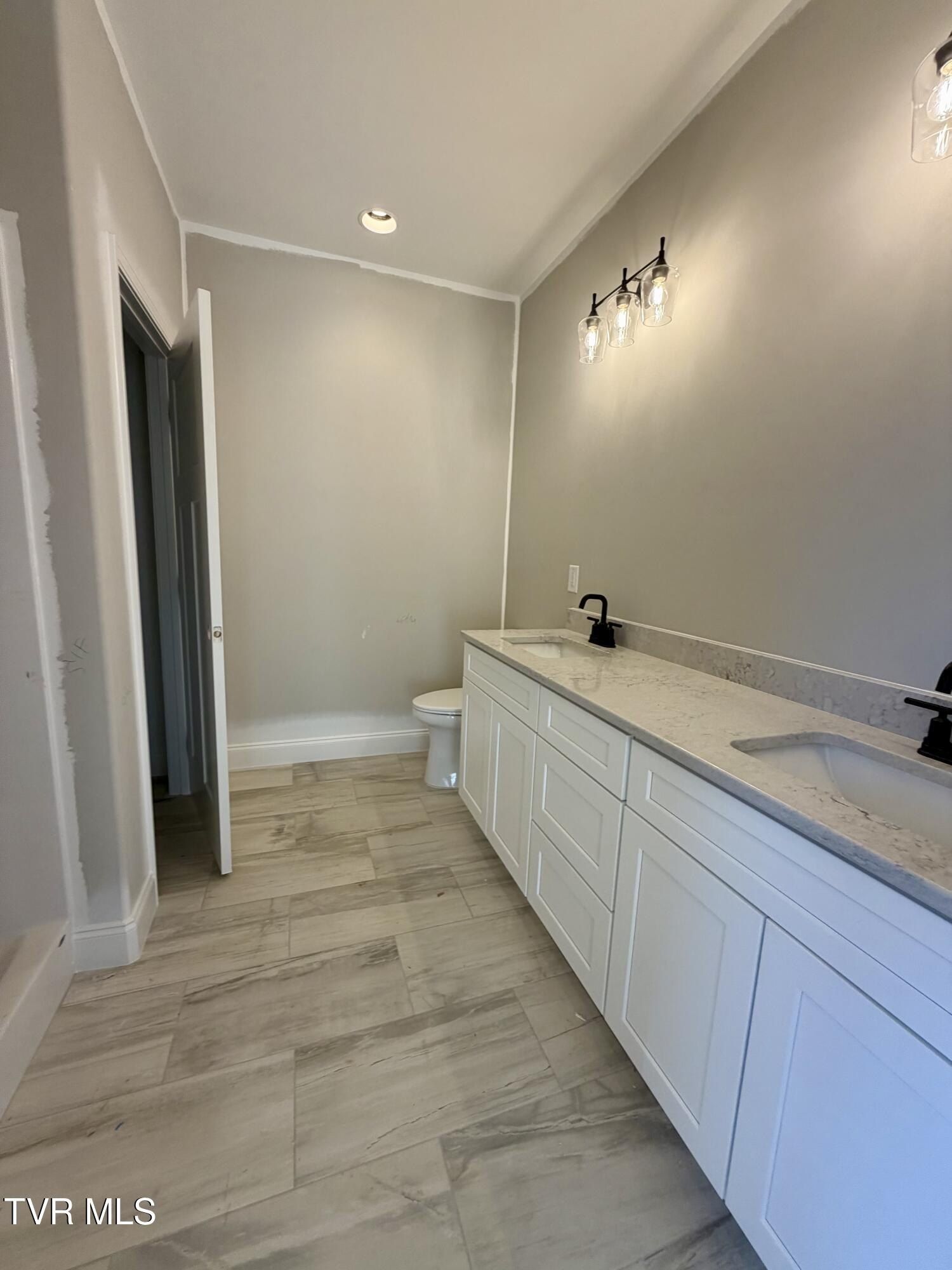 539 Catalina Court. Jonesborough, TN 37659