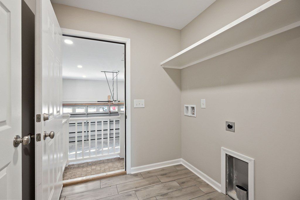 557 Oak Tree Drive. McMinnville, TN 37110