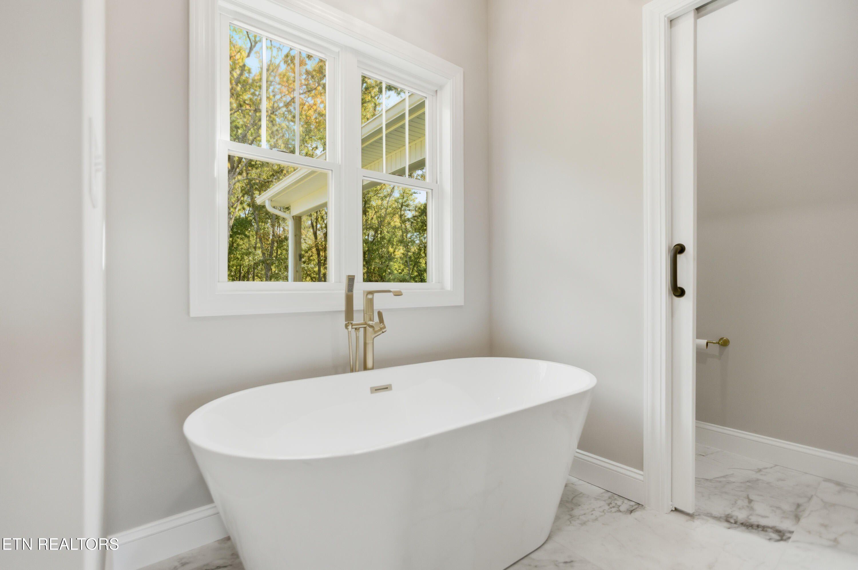 135 Jade Lane. New Tazewell, TN 37825