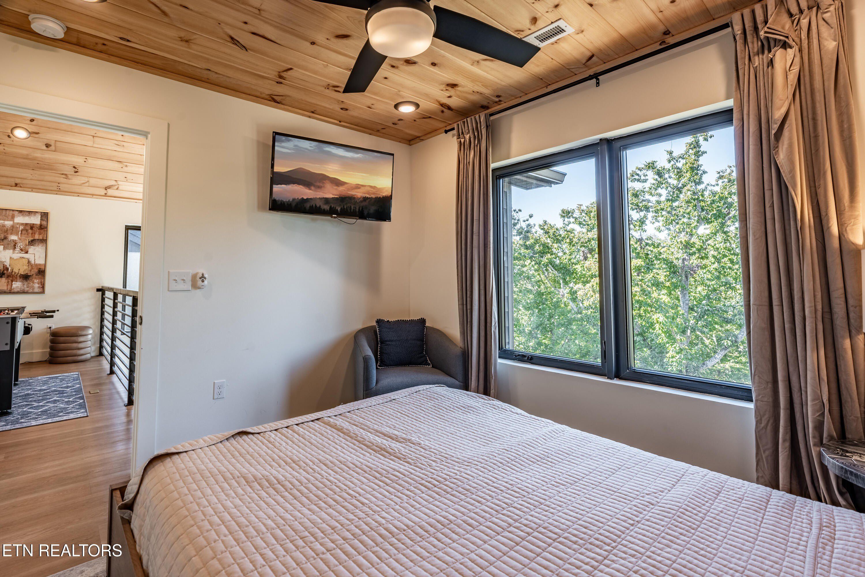 1325 Reedmont Way. Sevierville, TN 37876