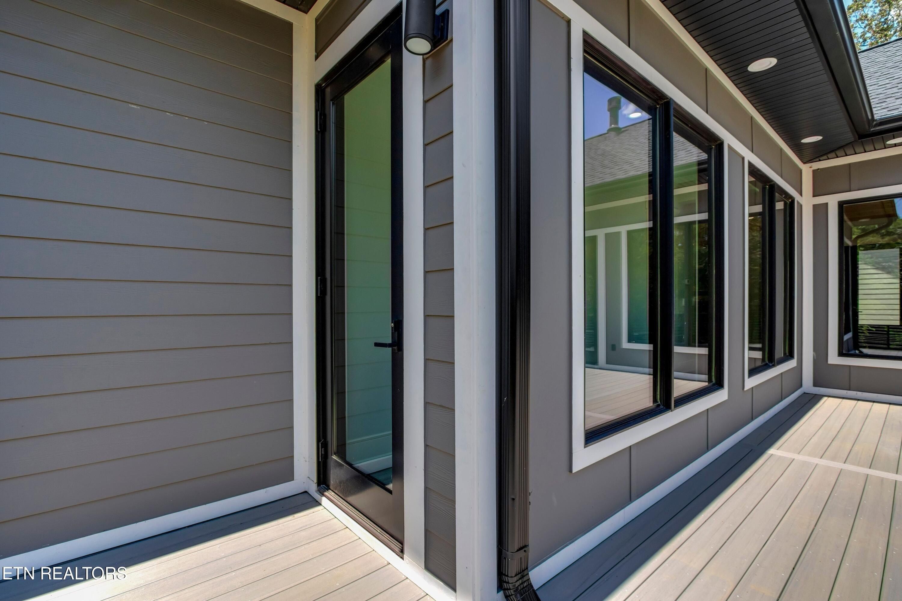 10001 Scenic View Dr. Loudon, TN 37774