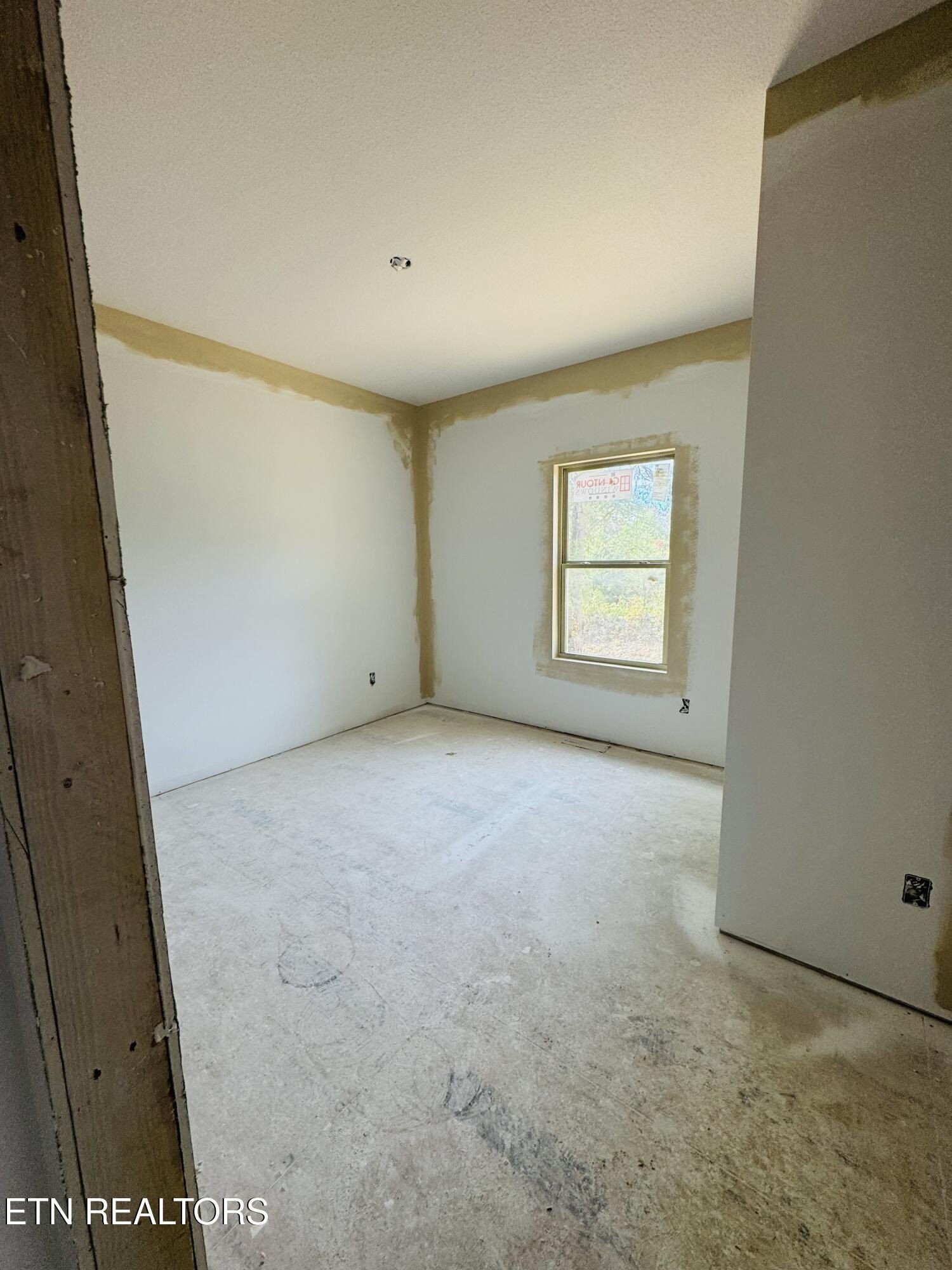 886 Old Federal Rd. Etowah, TN 37331