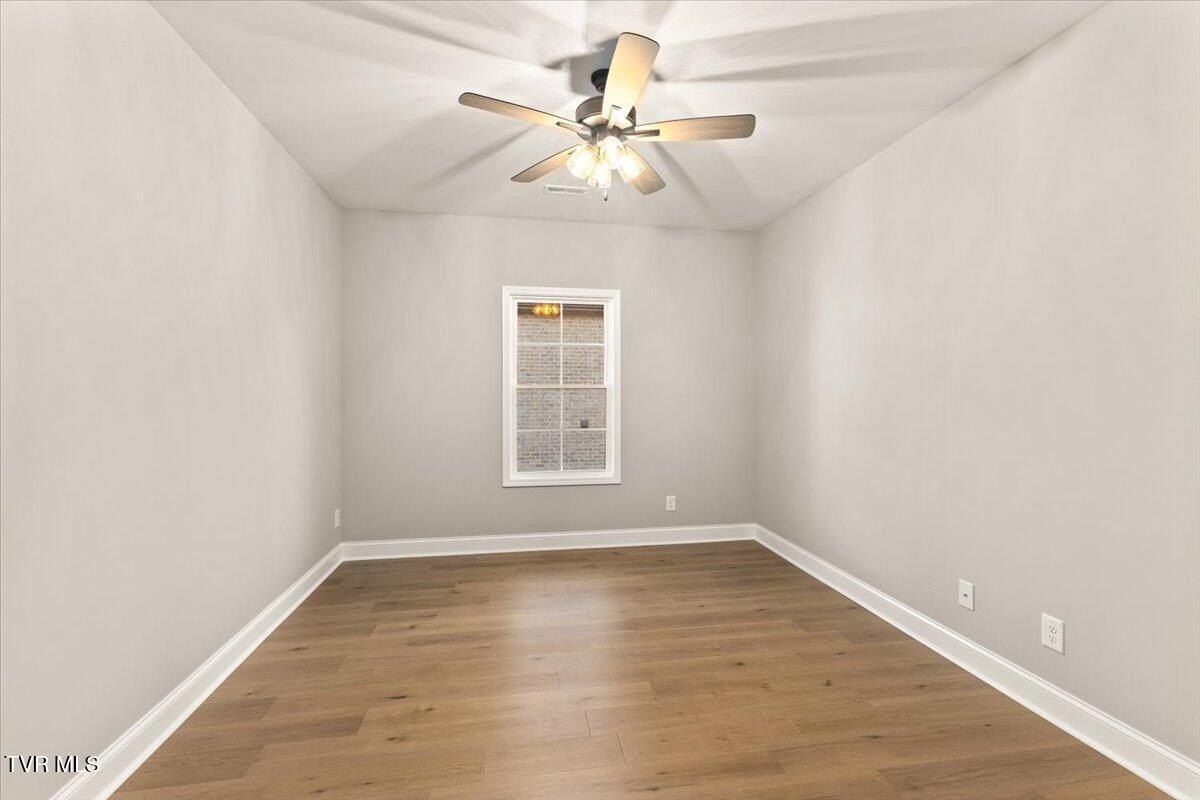 2376 Haystack Circle. Piney Flats, TN 37686