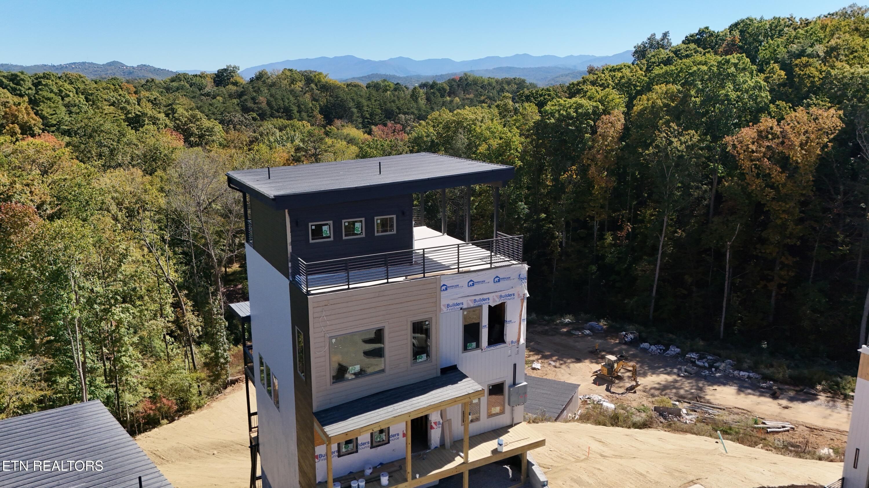 2953 Tipi Way. Pigeon Forge, TN 37863