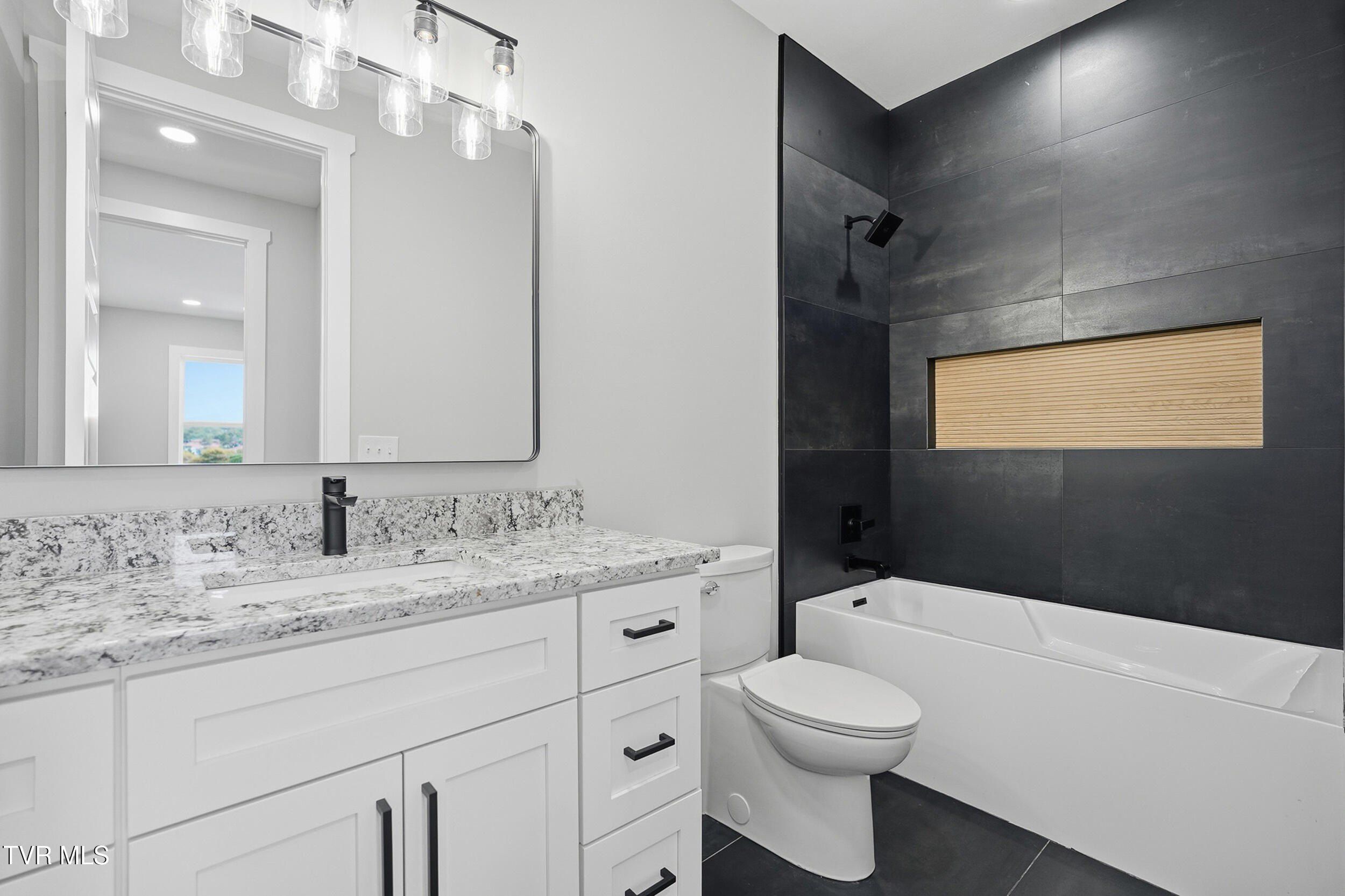 1809 Top Sail Court. Kingsport, TN 37664