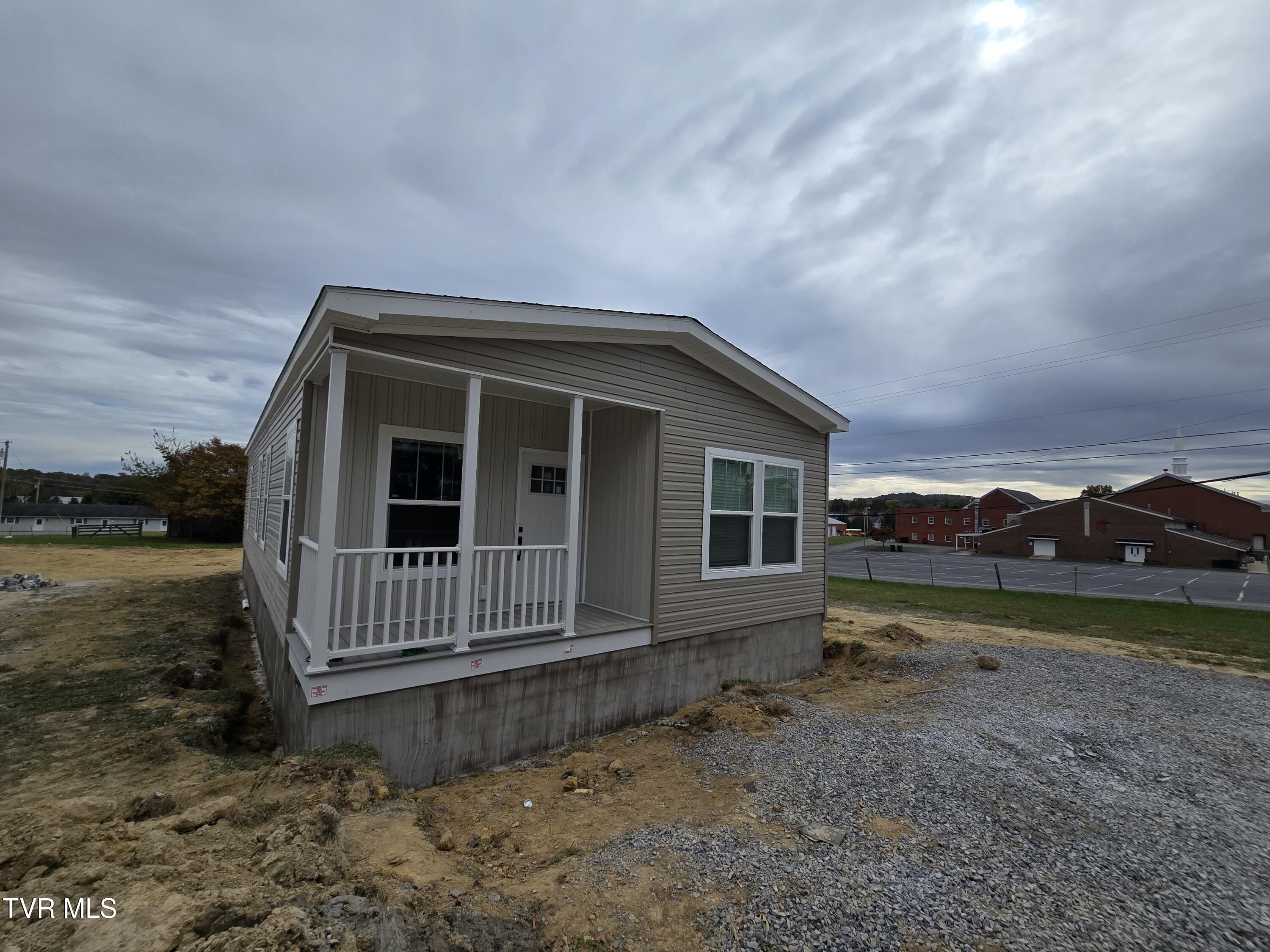 2204 Oak St. Gray, TN 37615