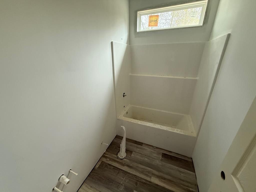 1322 East Blythe St. Paris, TN 38242