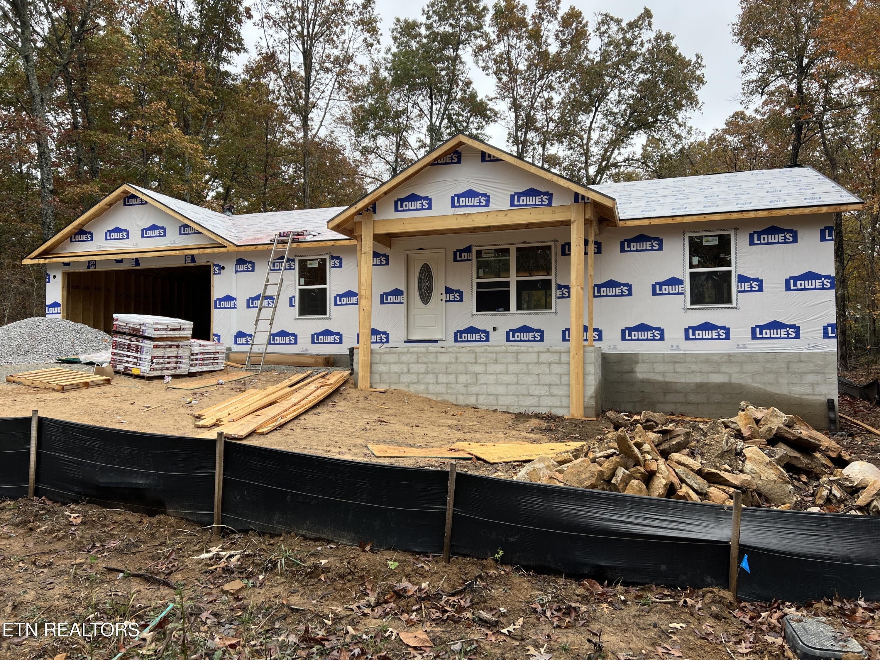 6029 Pocahontas Lane. Crossville, TN 38572