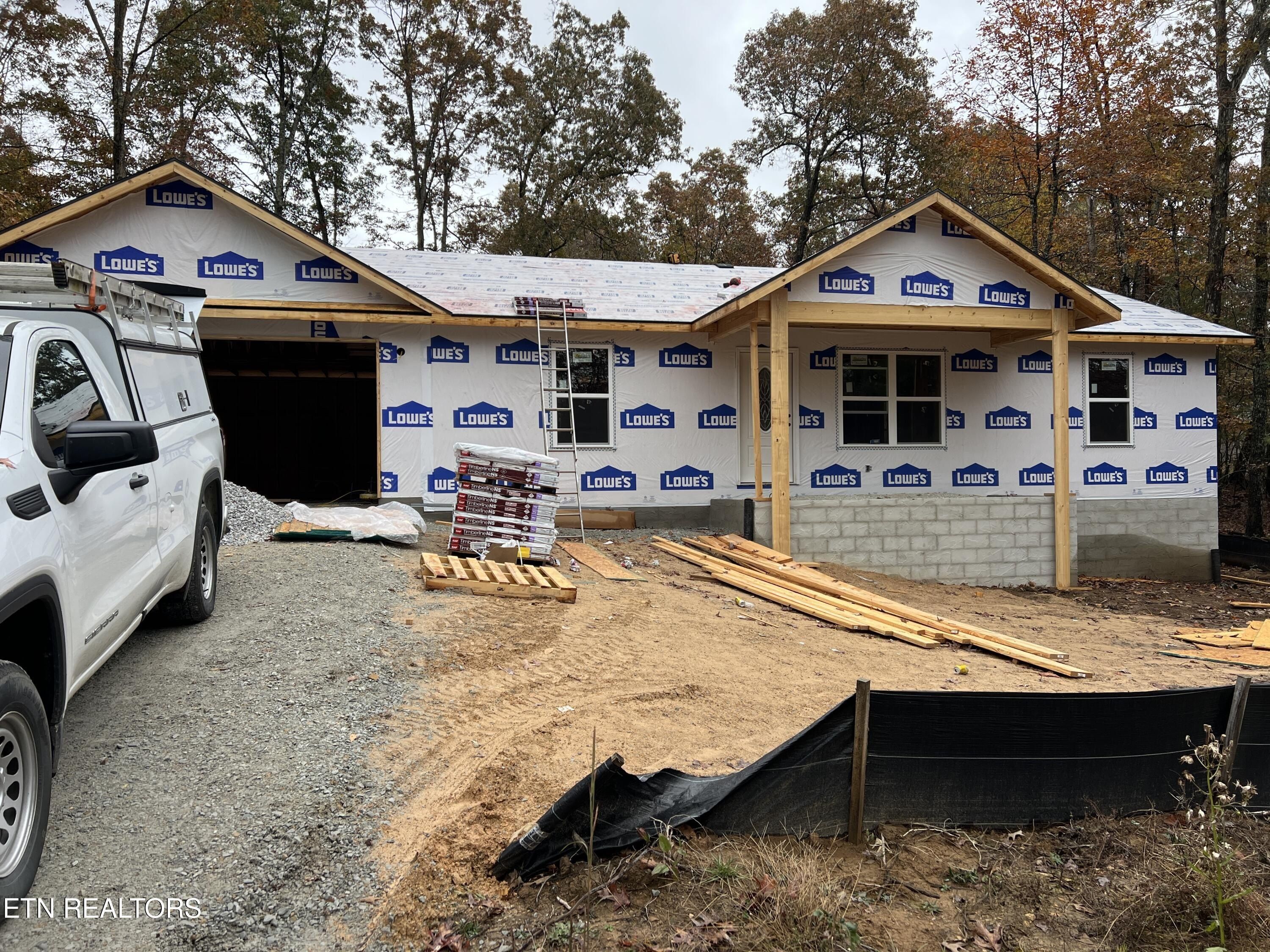 6029 Pocahontas Lane. Crossville, TN 38572