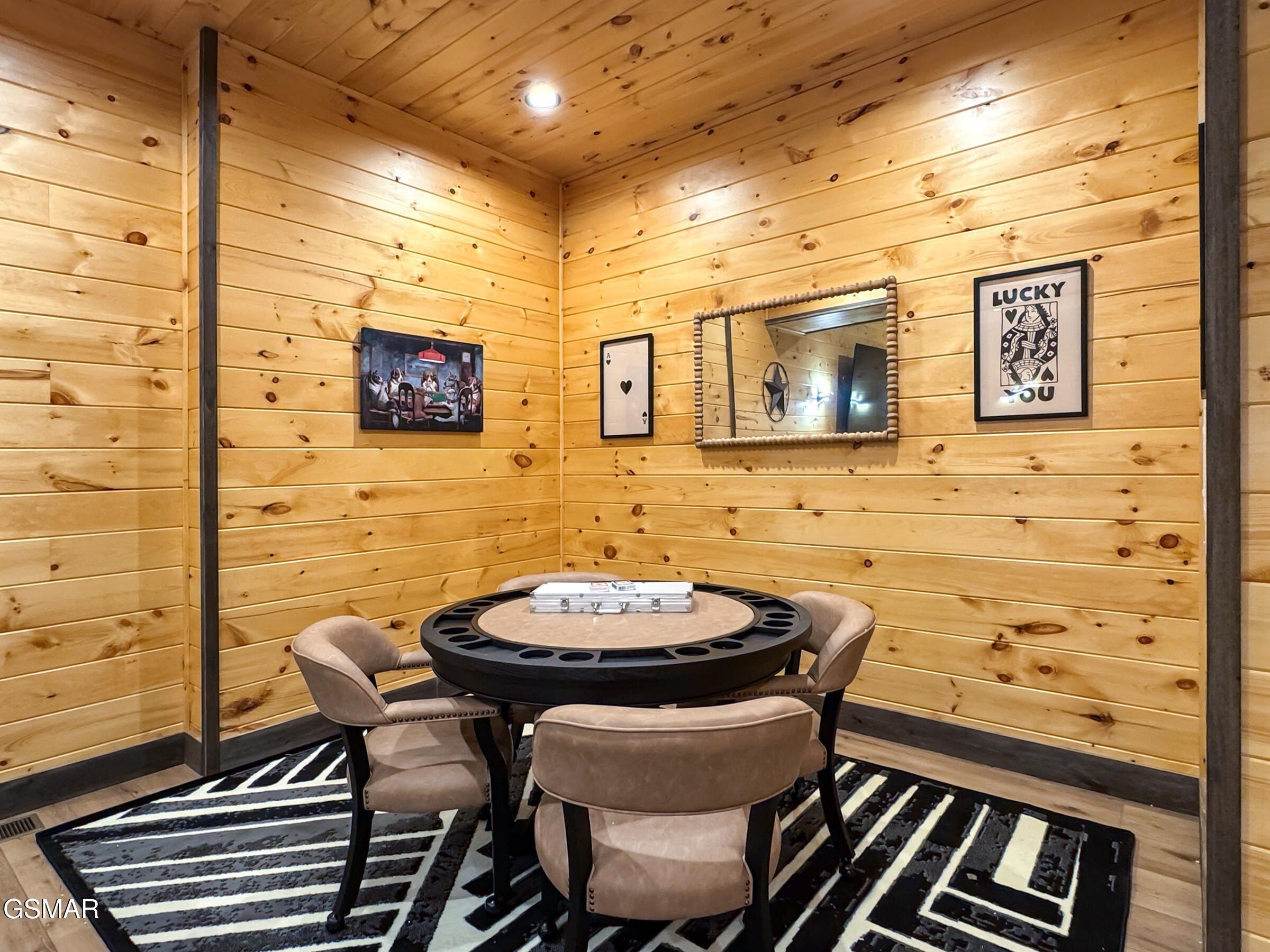 2313 Grey Fox. Sevierville, TN 37862