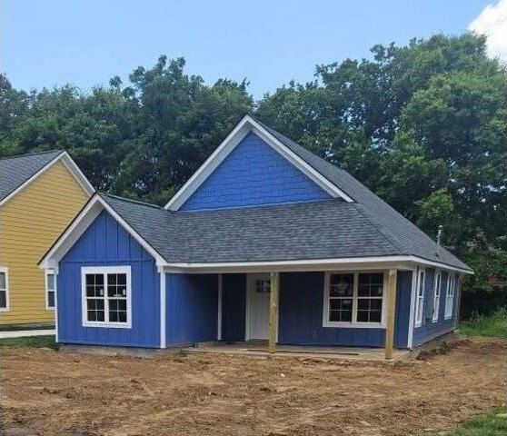 352 Gaston. Memphis, TN 38126