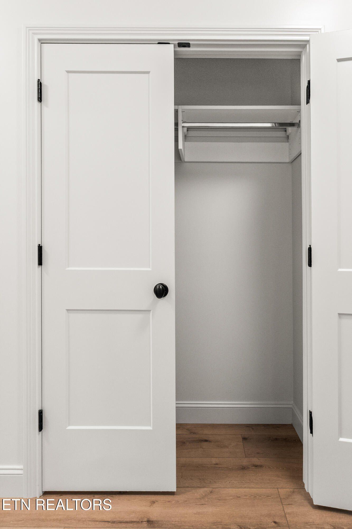 111 Alpine Drive. Clinton, TN 37716