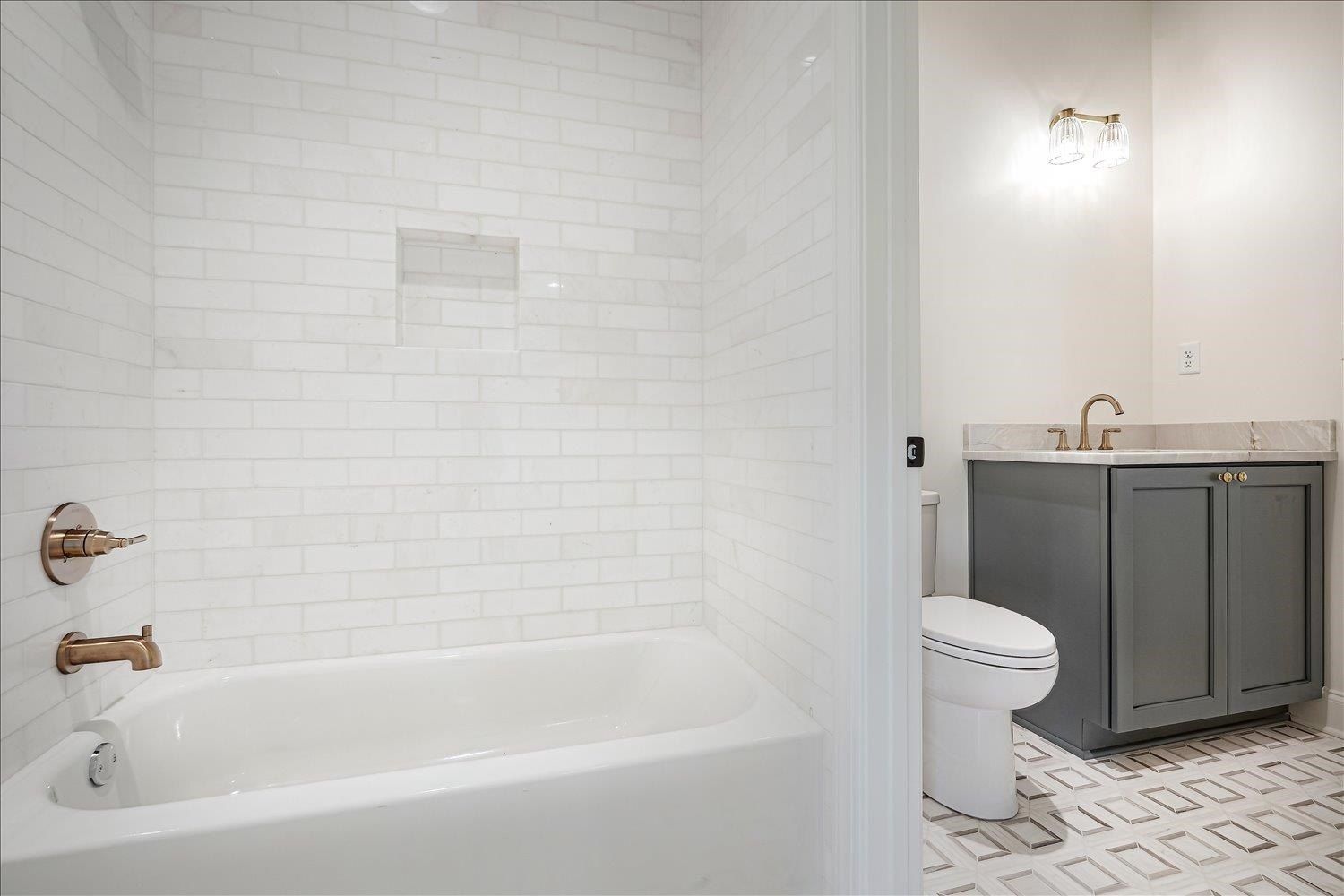 9140 Cheatham. Germantown, TN 38138