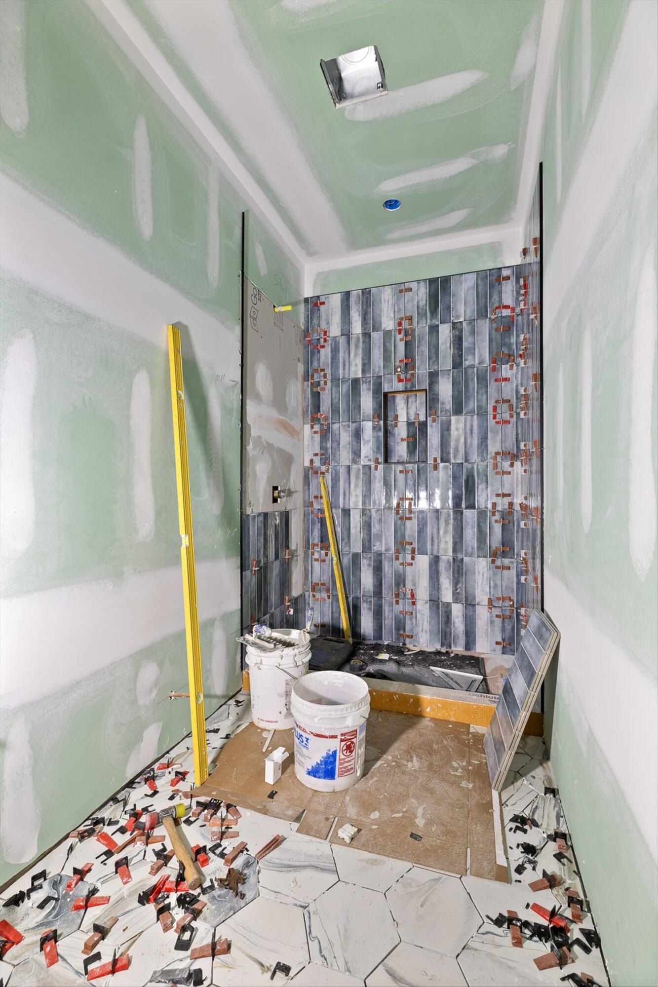 2119 Oak Street. Signal Mountain, TN 37377