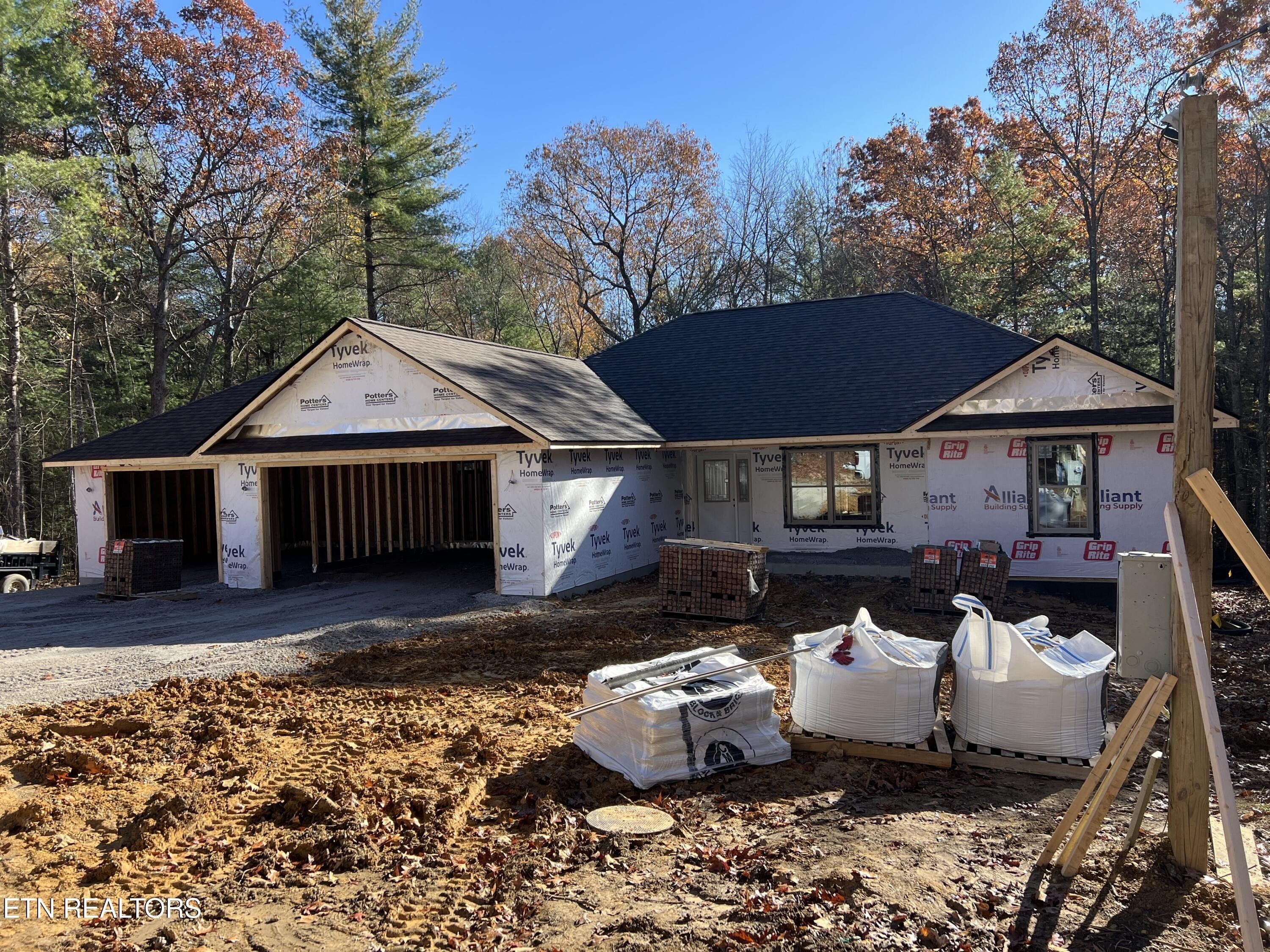 183 Natchez Circle. Crossville, TN 38558