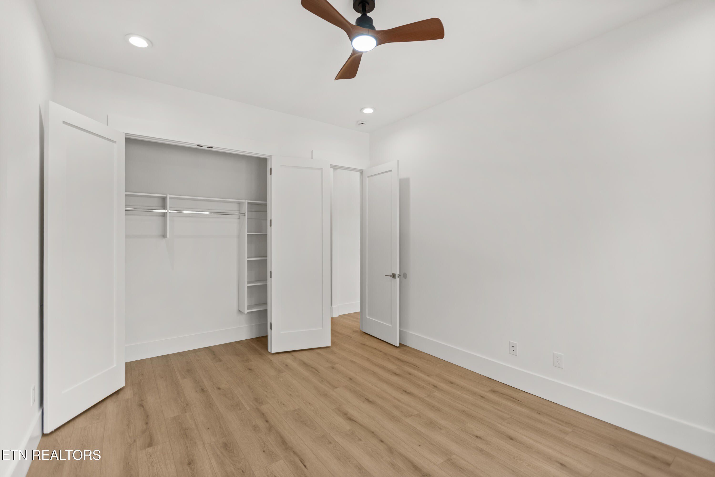 176 Saligugi Way. Loudon, TN 37774