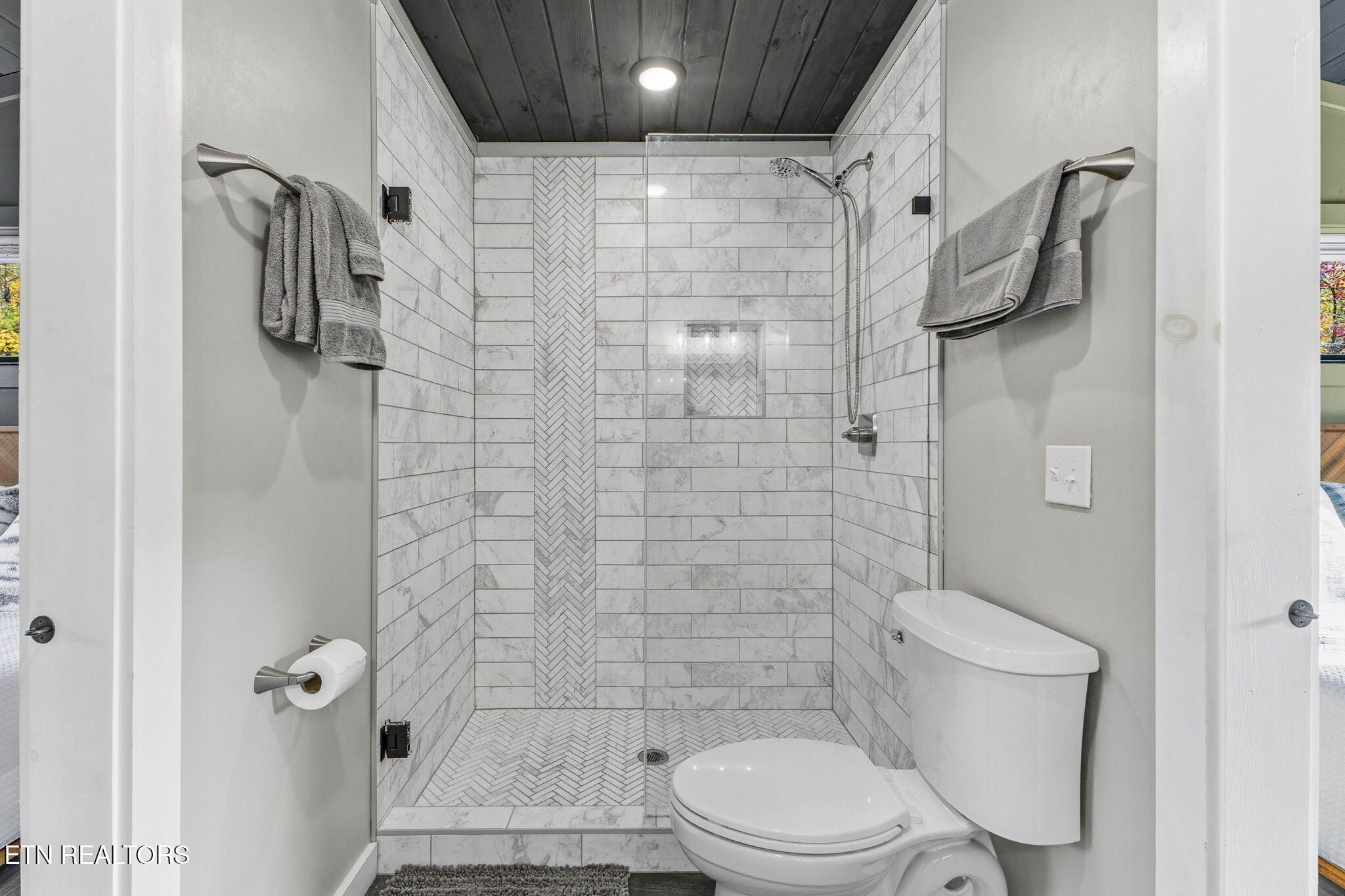 3316 Sugar Maple Loop Rd. Sevierville, TN 37862