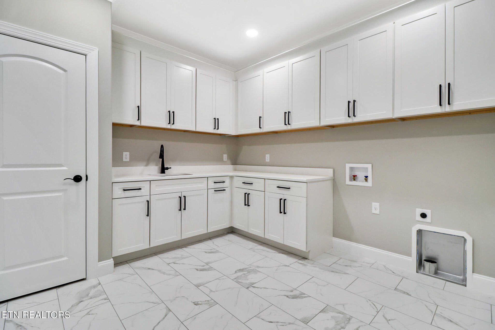 1052 Catoosa Ridge Drive. Crossville, TN 38571