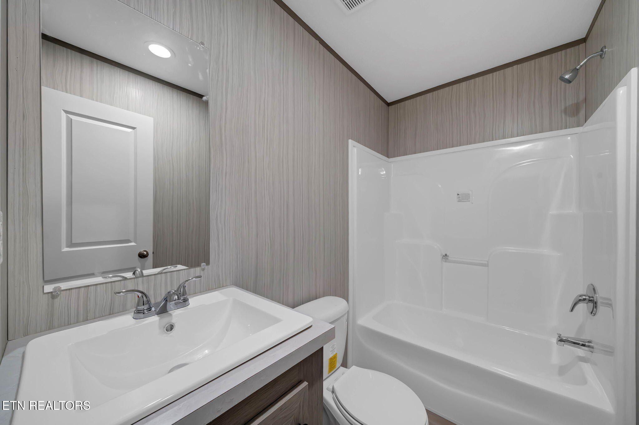 182 Tazewell Pike. Luttrell, TN 37779