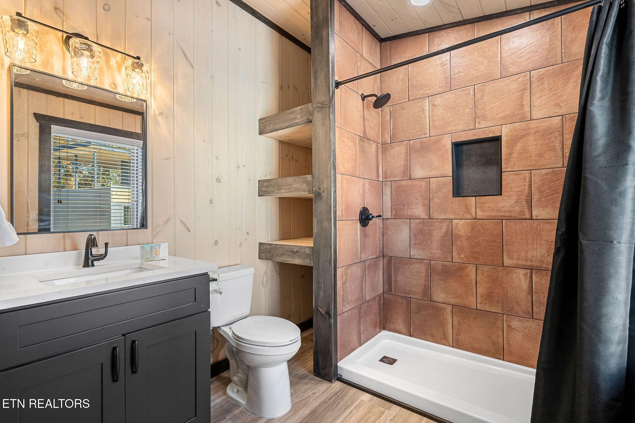 593 Warbonnet Way. Pigeon Forge, TN 37863