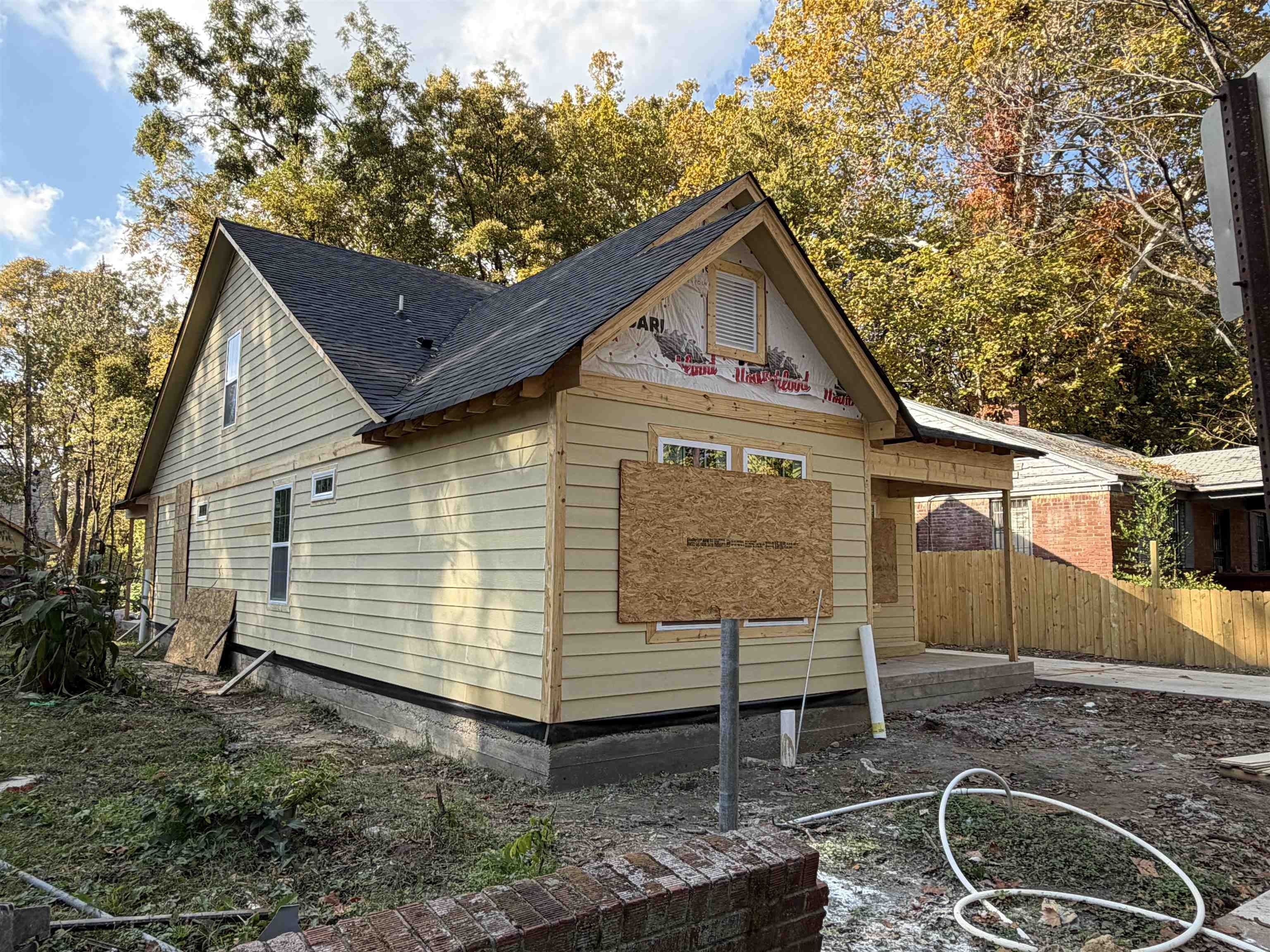 945 S Mclean. Memphis, TN 38114