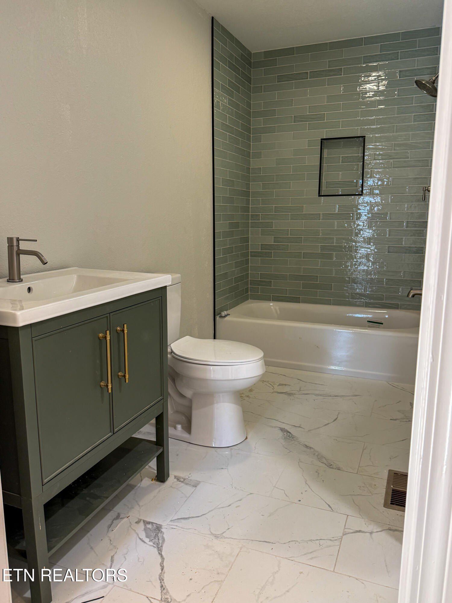 404 High St. Elgin, TN 37732