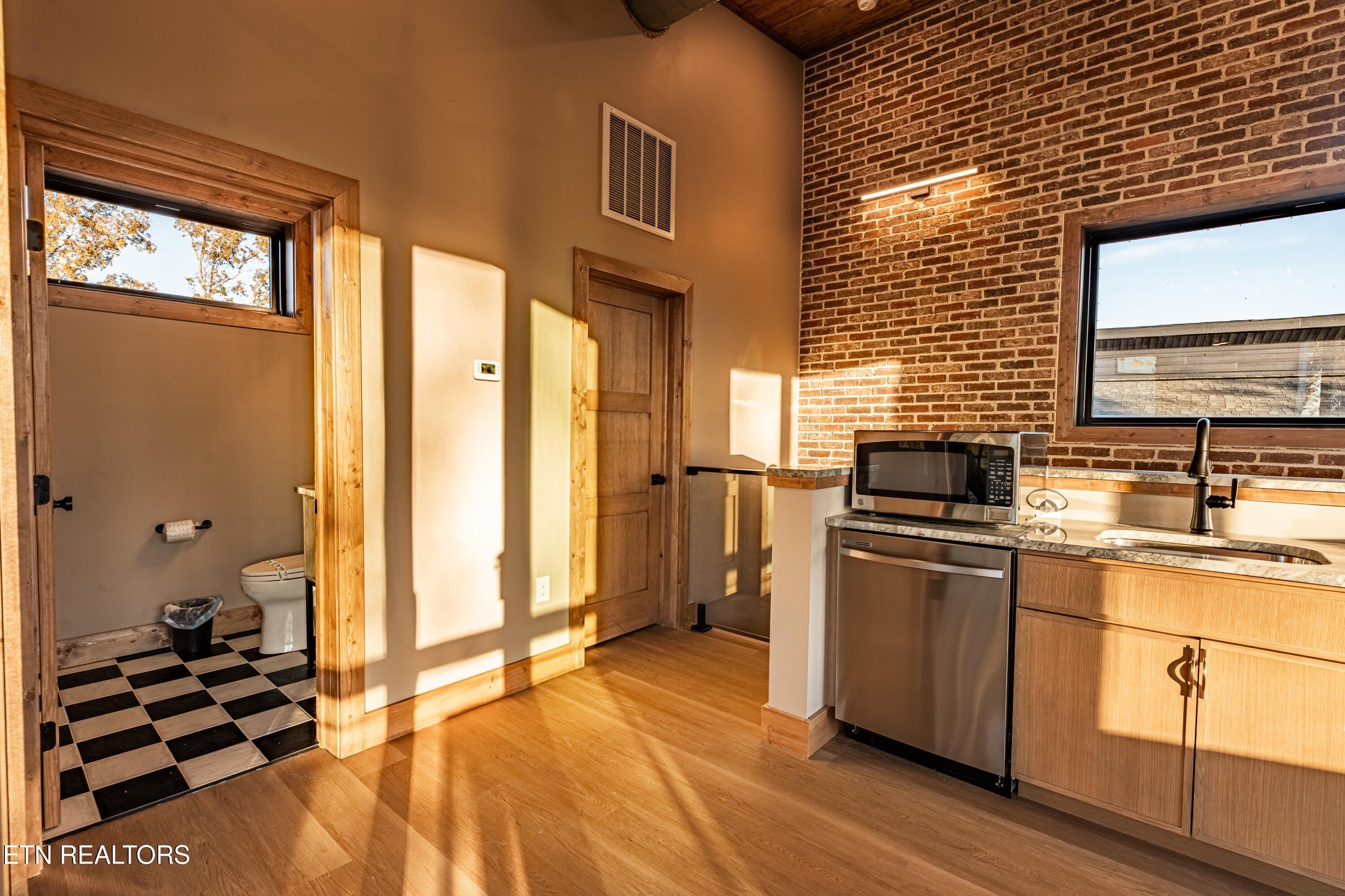 1414 Reedmont Way. Sevierville, TN 37876