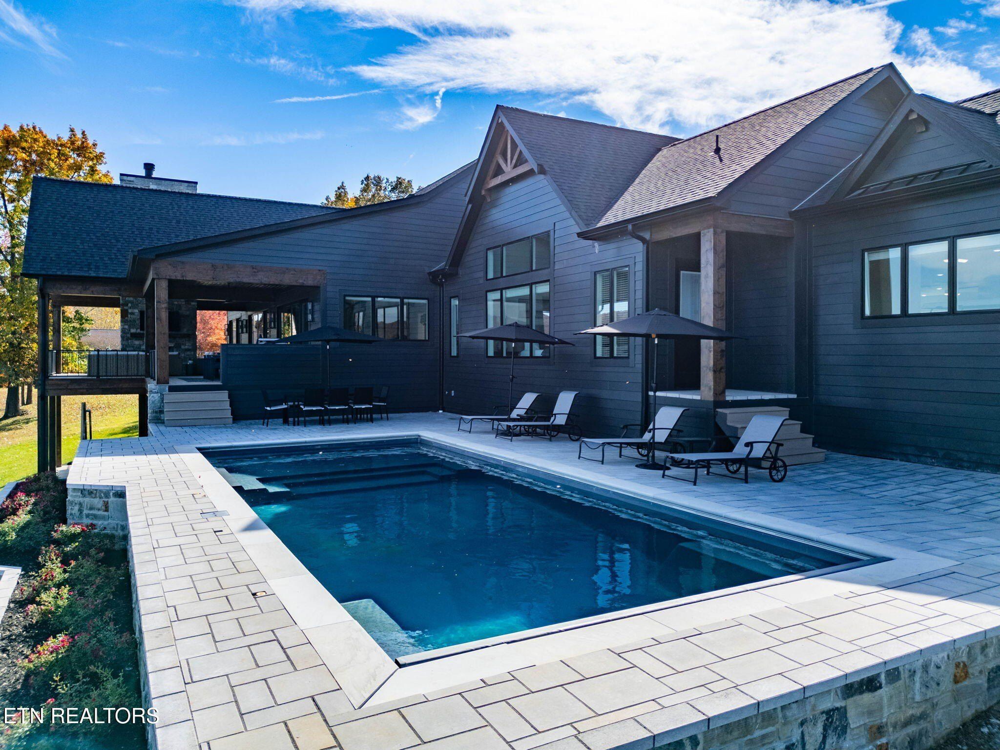 135 Crown Jewel Lane. Lafollette, TN 37766