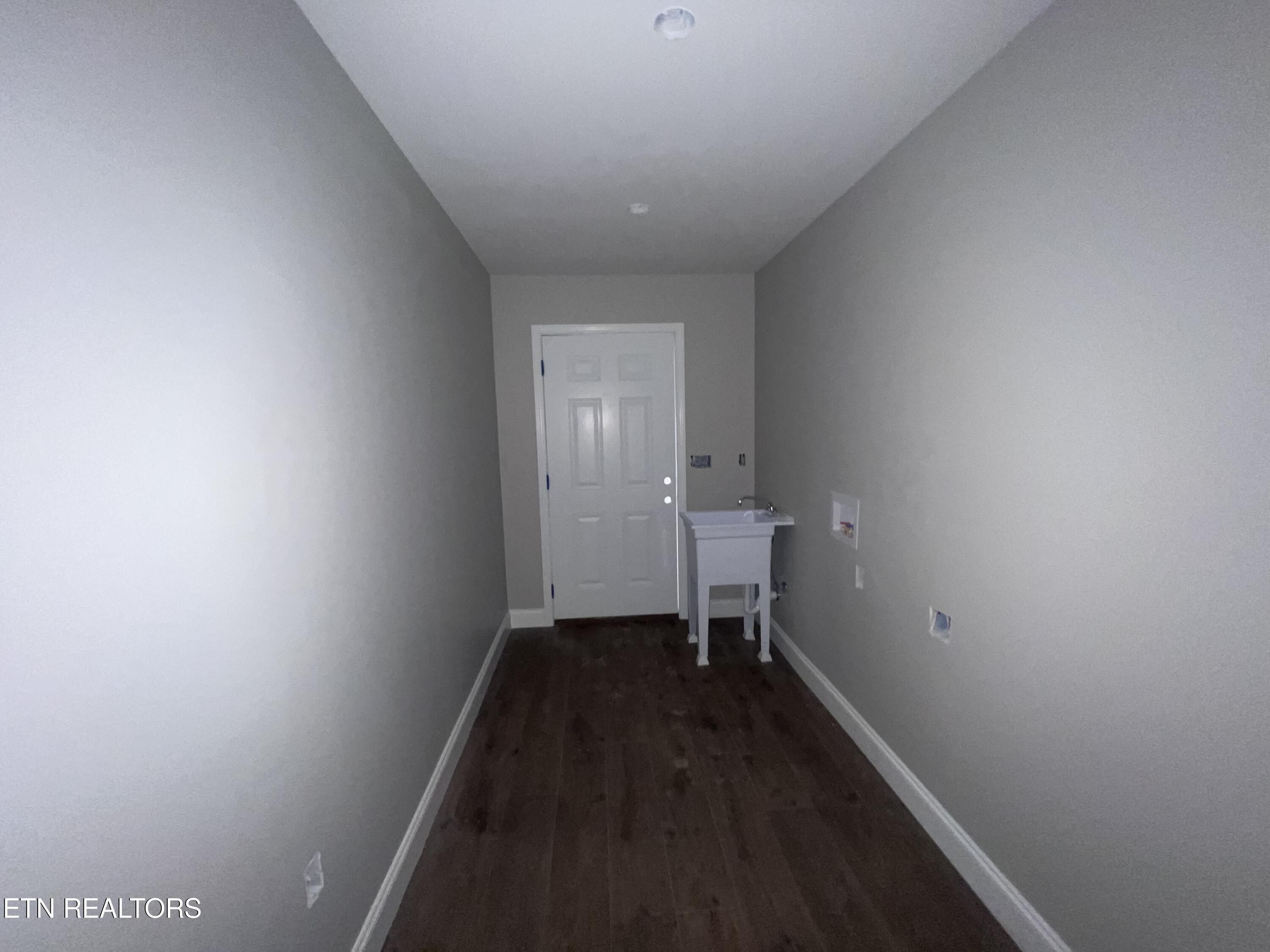 133 Jay Loop. Jamestown, TN 38556