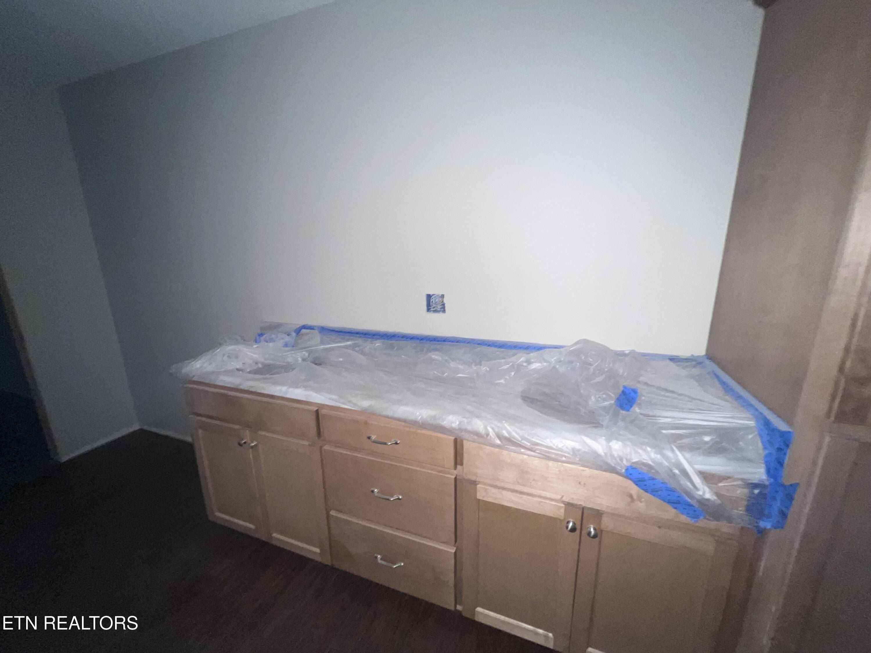 512 St Anthony Drive. Jamestown, TN 38556