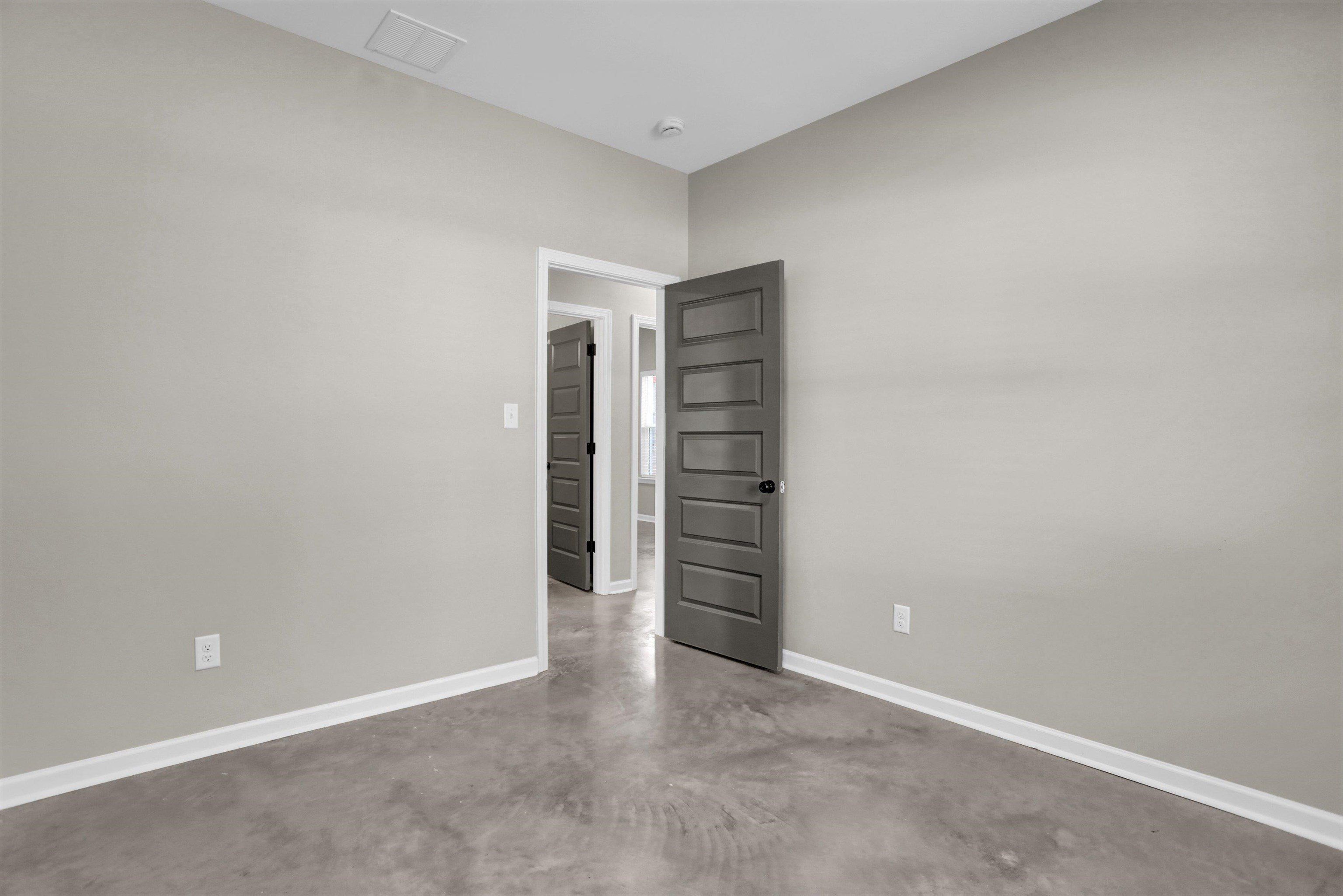 2171 Curry. Memphis, TN 38108