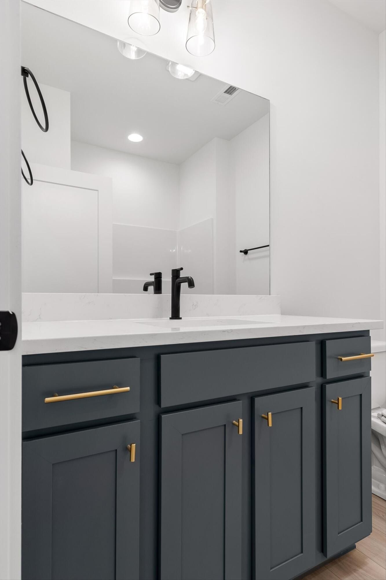 909 Blue Heights Drive. East Ridge, TN 37412