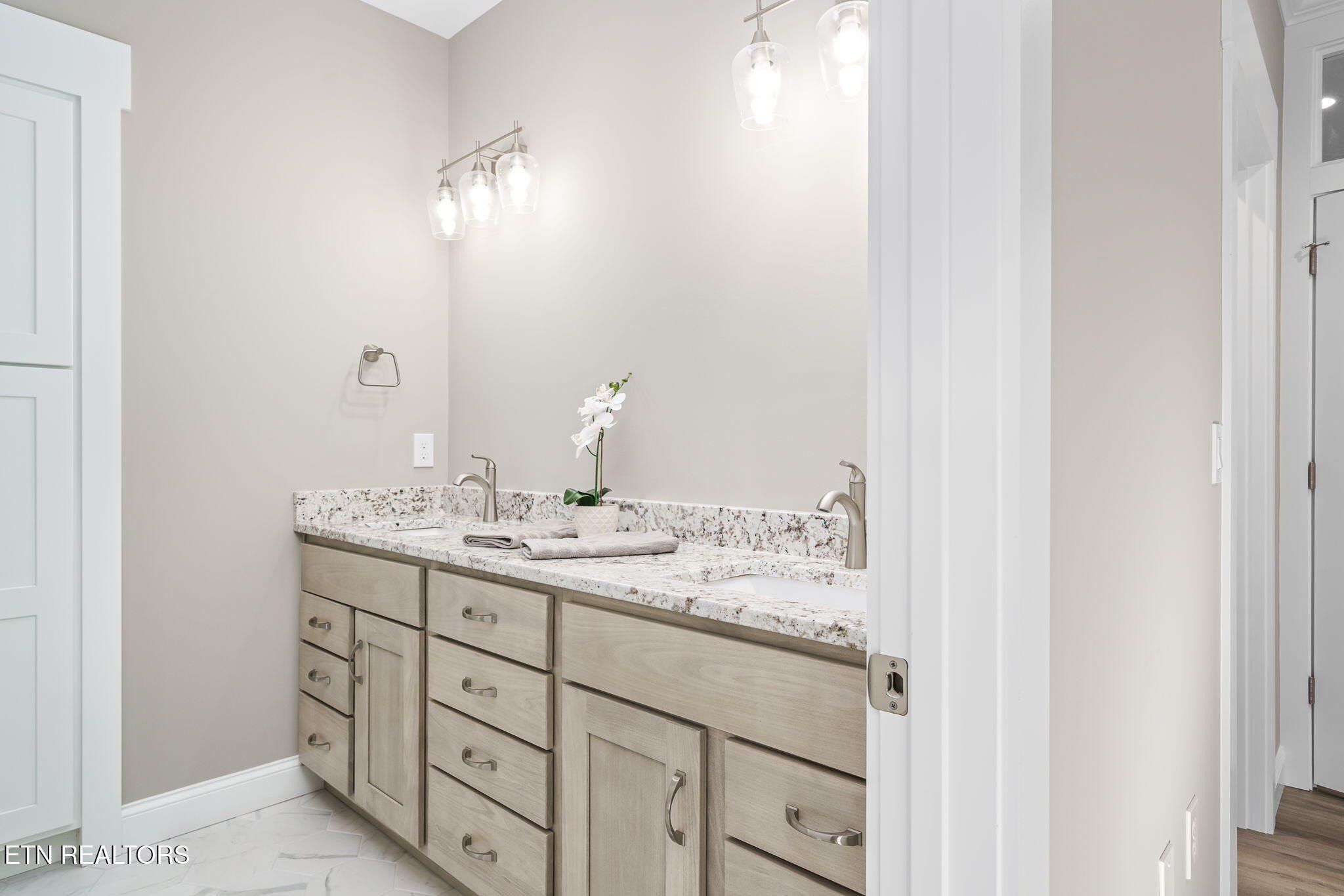 149 Dalefield Loop. Crossville, TN 38558