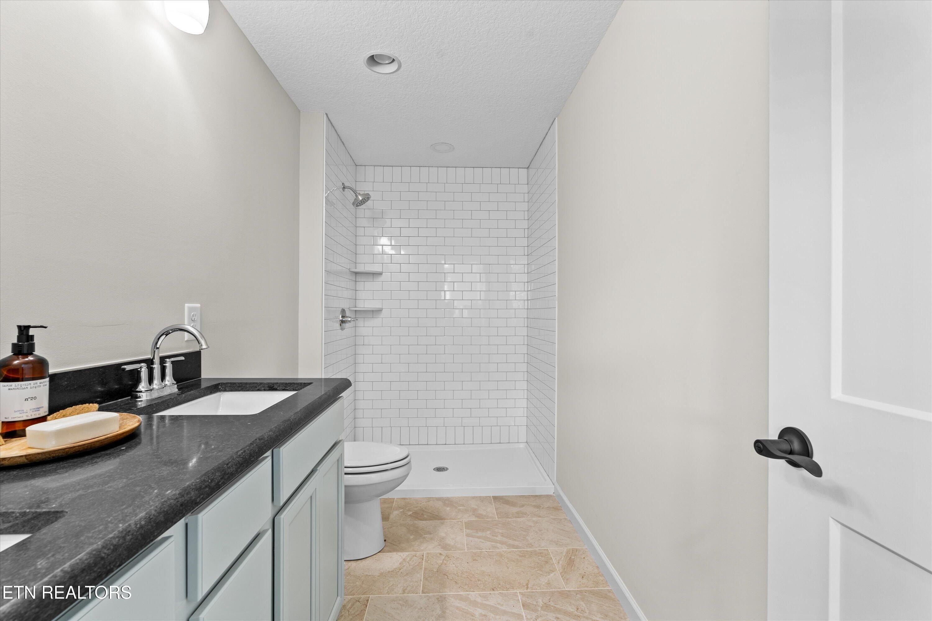 6624 Johnbo Way. Knoxville, TN 37931