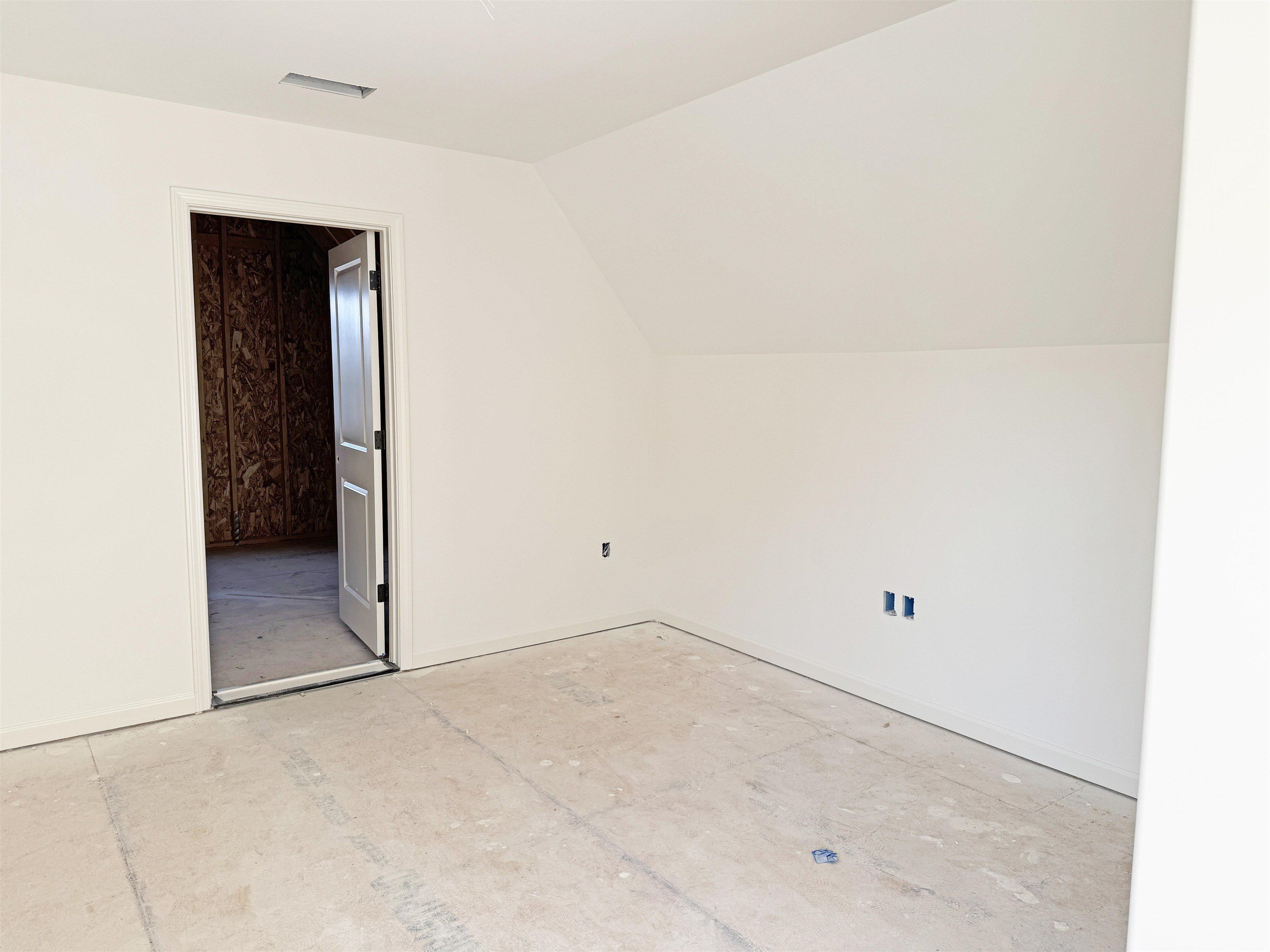 817 Five Oaks. Collierville, TN 38017